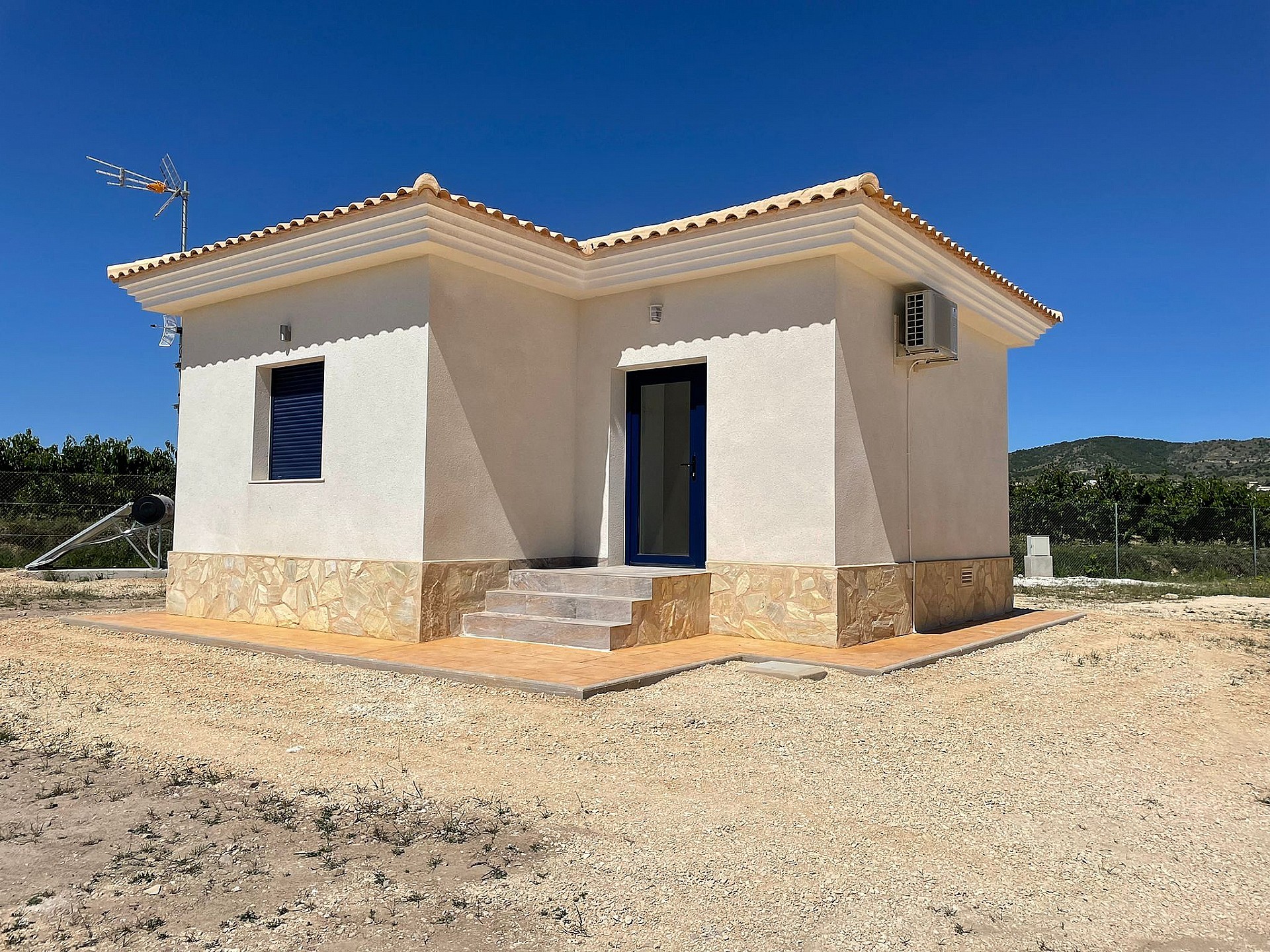 Resale - 4 Bedroom 3 Bathroom Villa in Pinoso - - Alicante Resale - 4 Bedroom 3 Bathroom Villa in Pinoso - - Alicante