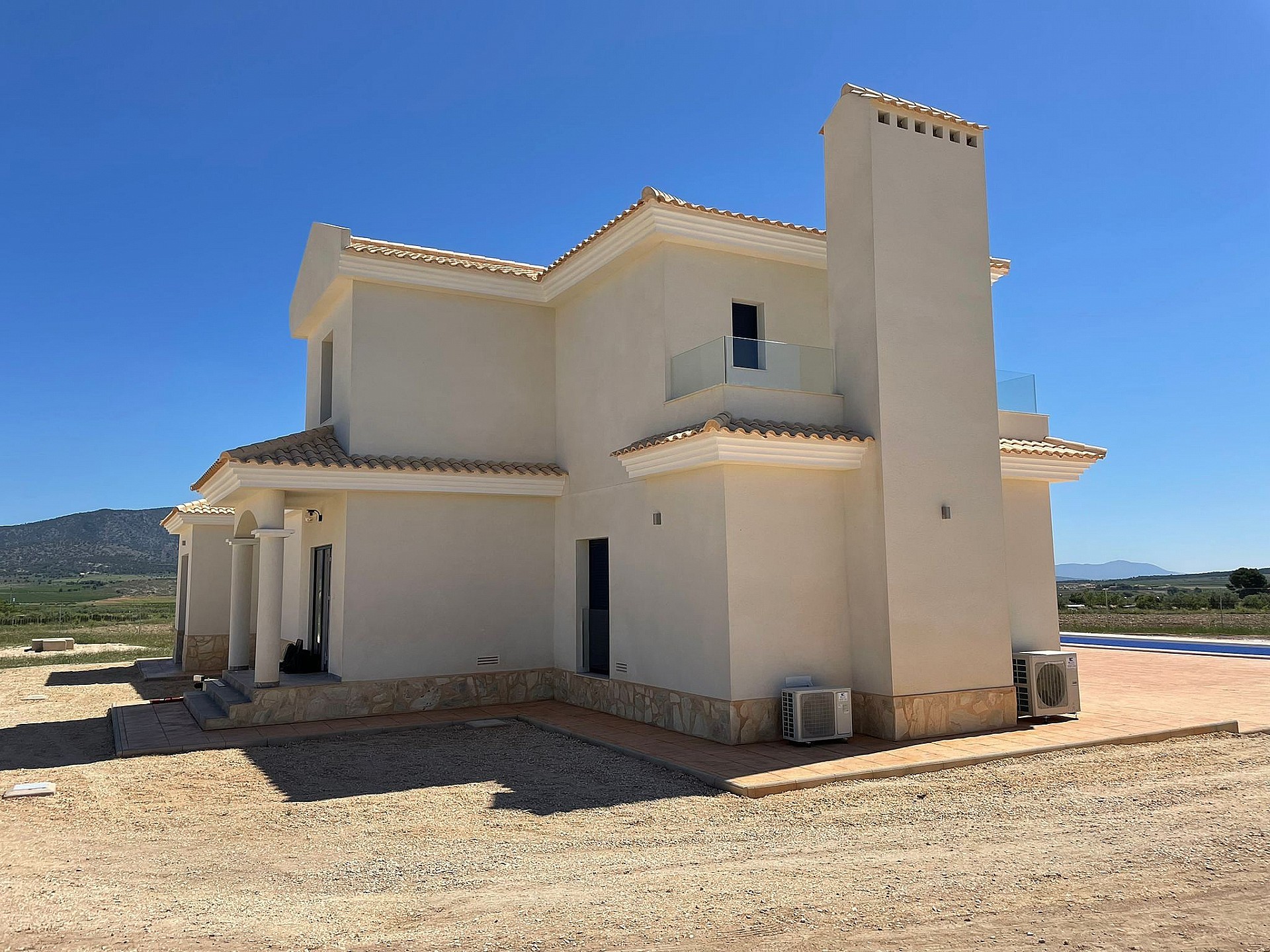 Resale - 4 Bedroom 3 Bathroom Villa in Pinoso - - Alicante Resale - 4 Bedroom 3 Bathroom Villa in Pinoso - - Alicante