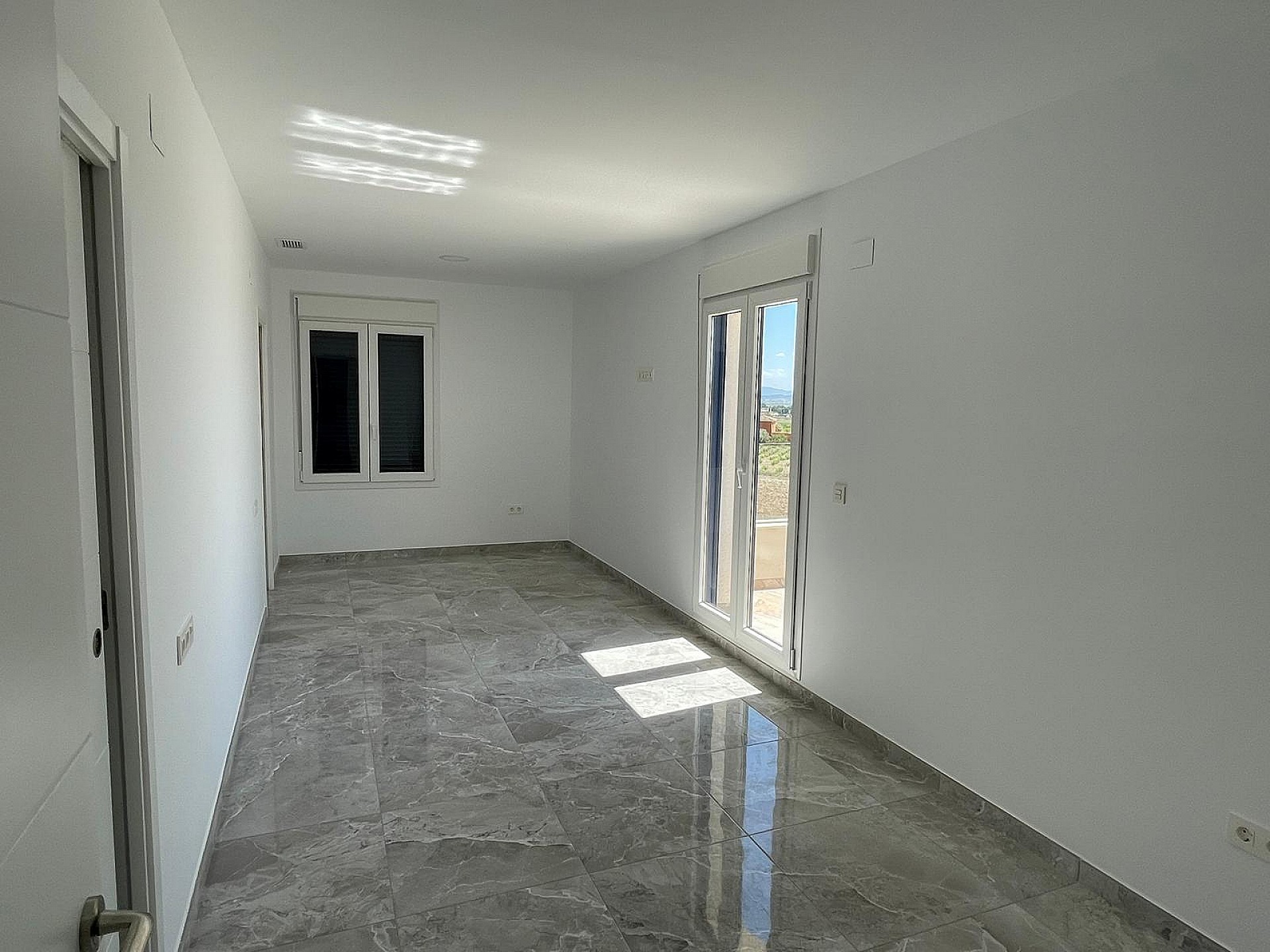 Resale - 4 Bedroom 3 Bathroom Villa in Pinoso - - Alicante Resale - 4 Bedroom 3 Bathroom Villa in Pinoso - - Alicante