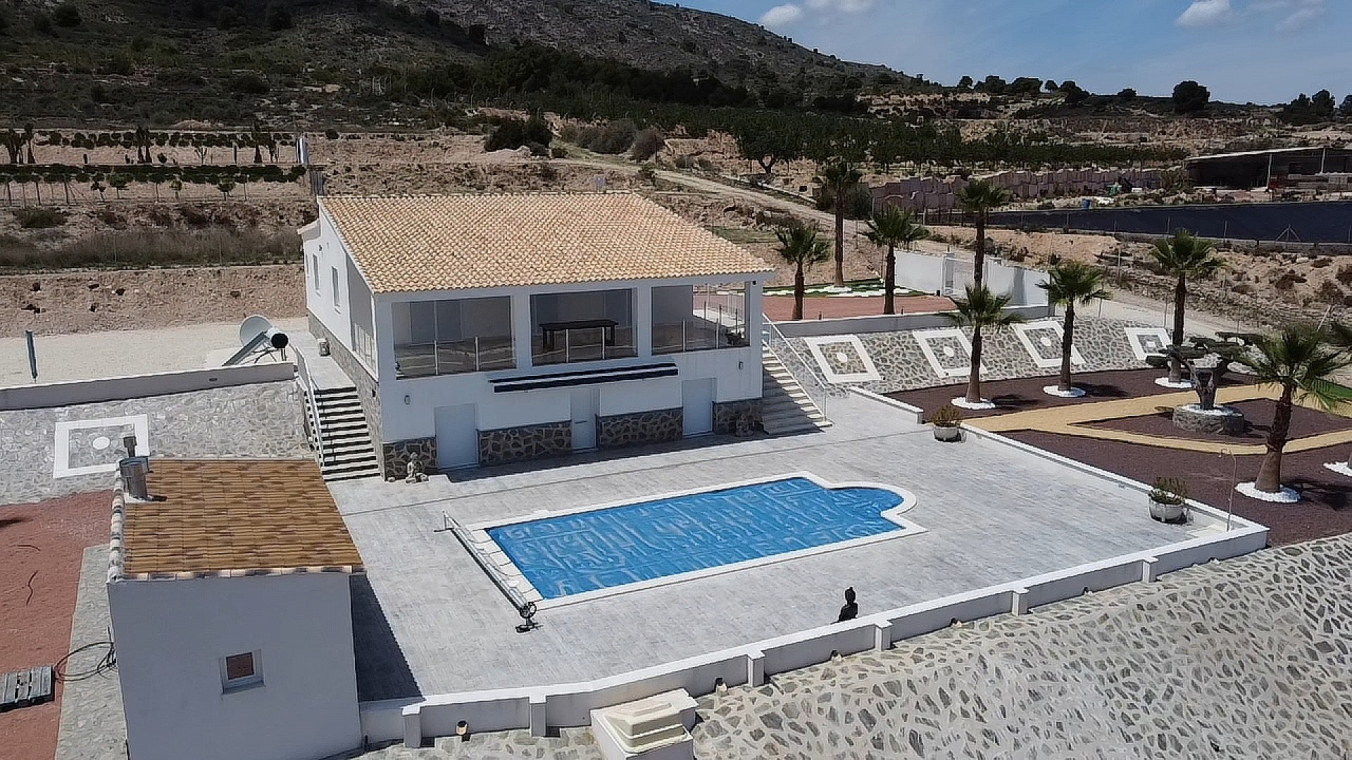 Resale - 5 Bedroom 3 Bathroom Villa in La Romana - - Alicante Resale - 5 Bedroom 3 Bathroom Villa in La Romana - - Alicante