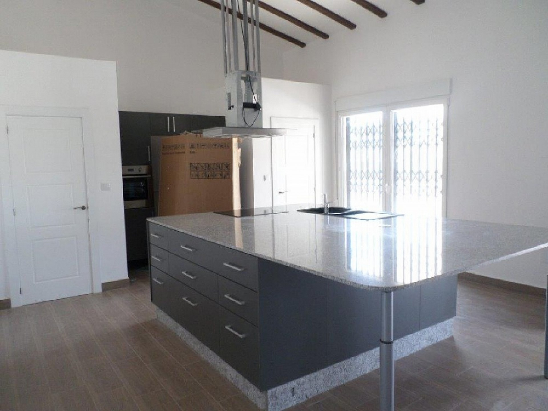 Resale - 5 Bedroom 3 Bathroom Villa in La Romana - - Alicante Resale - 5 Bedroom 3 Bathroom Villa in La Romana - - Alicante