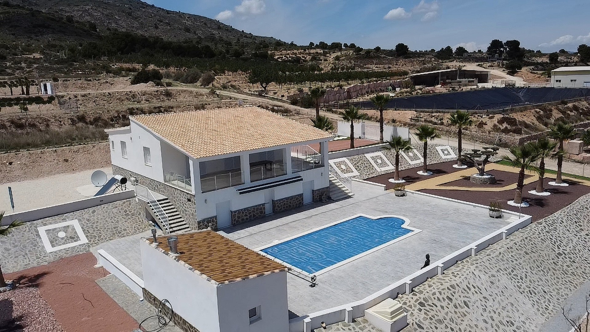 Resale - 5 Bedroom 3 Bathroom Villa in La Romana - - Alicante Resale - 5 Bedroom 3 Bathroom Villa in La Romana - - Alicante