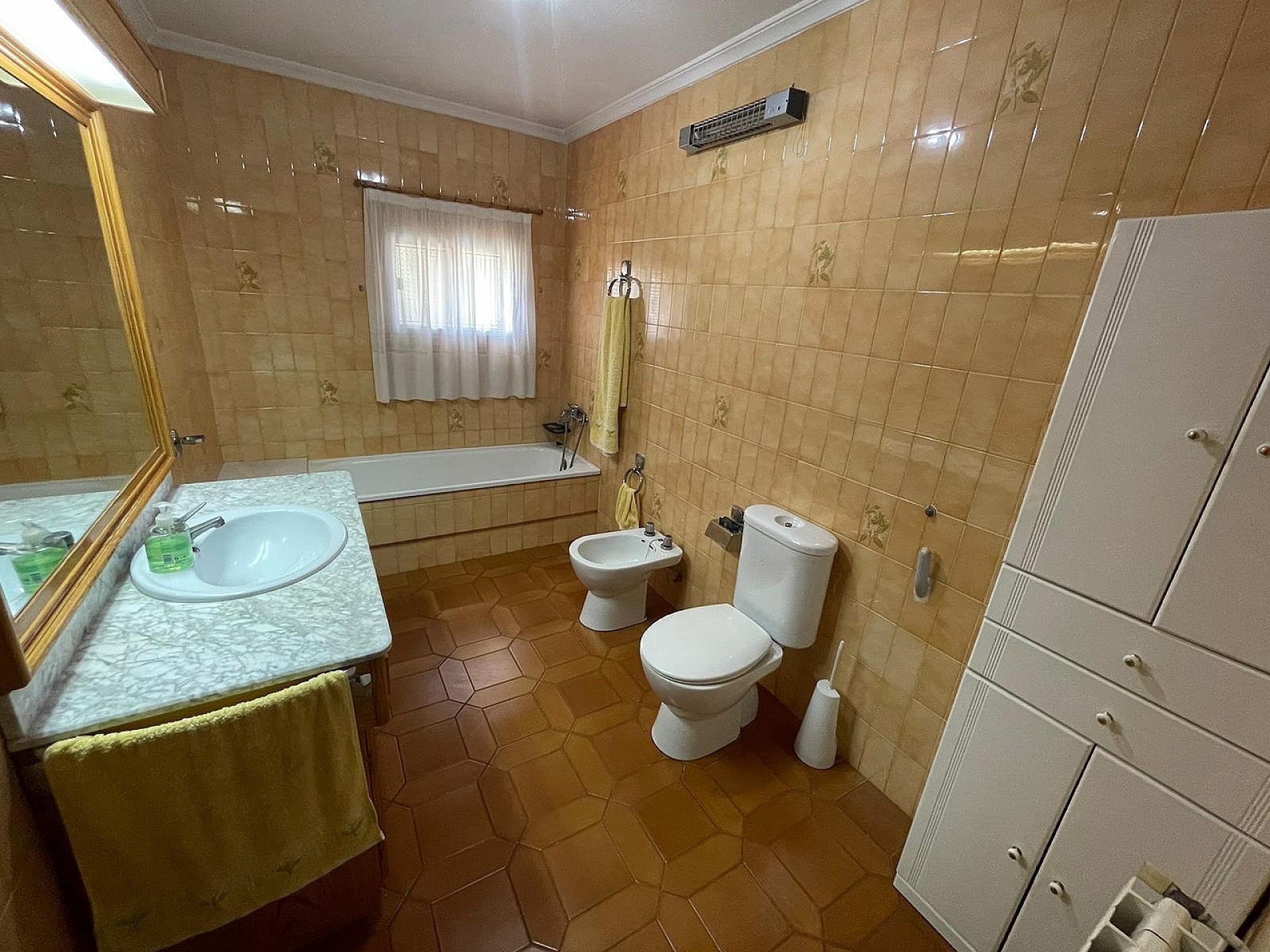 Resale - 5 Bedroom 1 Bathroom Townhouse in Salinas - - Alicante Resale - 5 Bedroom 1 Bathroom Townhouse in Salinas - - Alicante