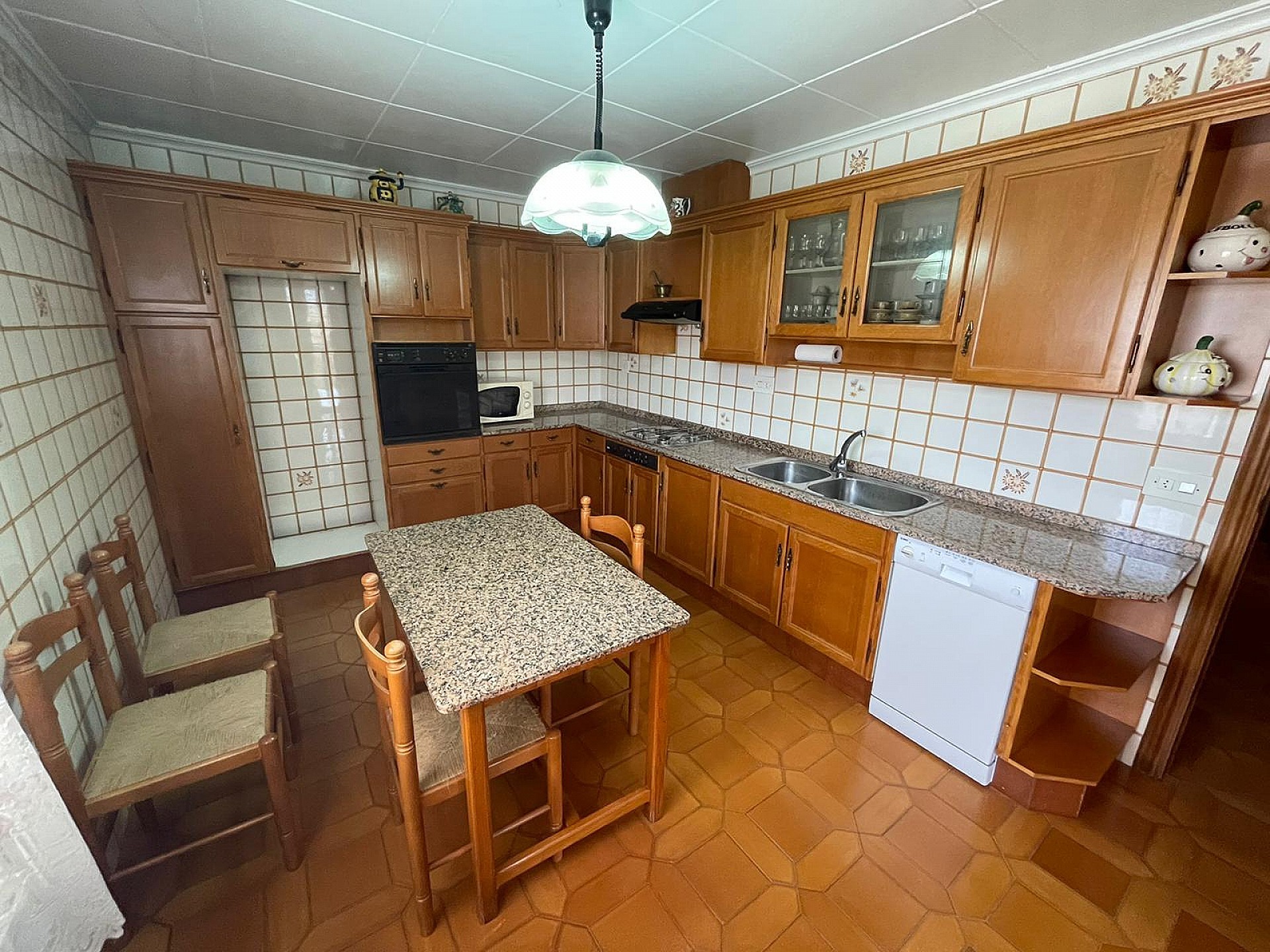 Resale - 5 Bedroom 1 Bathroom Townhouse in Salinas - - Alicante Resale - 5 Bedroom 1 Bathroom Townhouse in Salinas - - Alicante