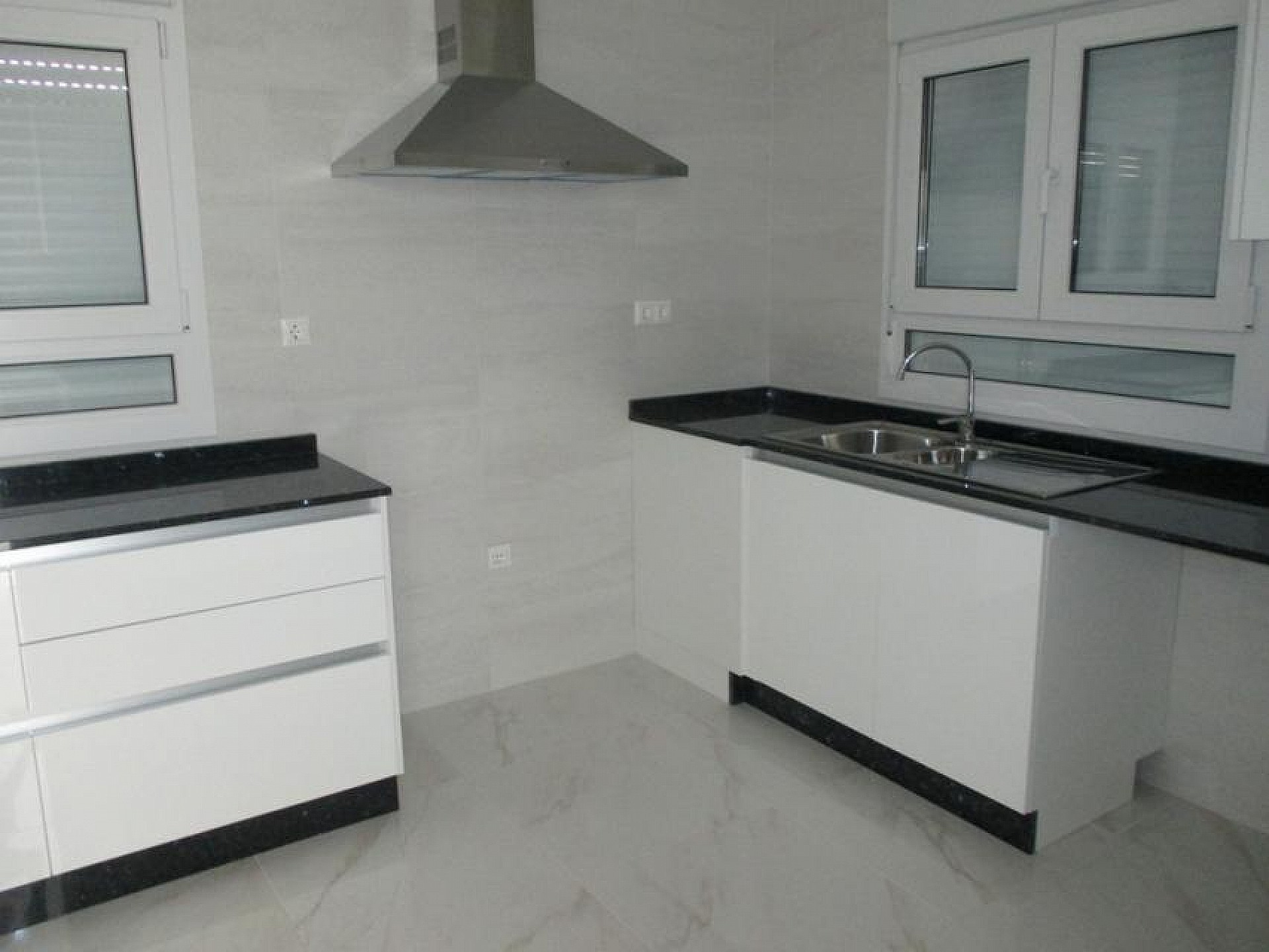 Resale - 3 Bedroom 2 Bathroom Villa in Pinoso - - Alicante Resale - 3 Bedroom 2 Bathroom Villa in Pinoso - - Alicante