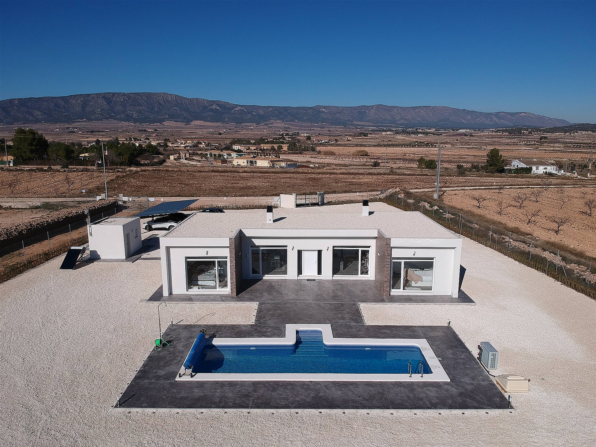 Resale - 3 Bedroom 2 Bathroom Villa in Pinoso - - Alicante Resale - 3 Bedroom 2 Bathroom Villa in Pinoso - - Alicante
