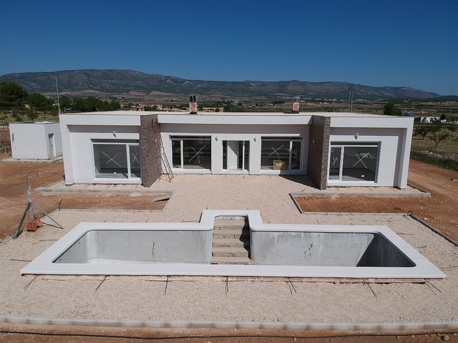Resale - 3 Bedroom 2 Bathroom Villa in Pinoso - - Alicante Resale - 3 Bedroom 2 Bathroom Villa in Pinoso - - Alicante