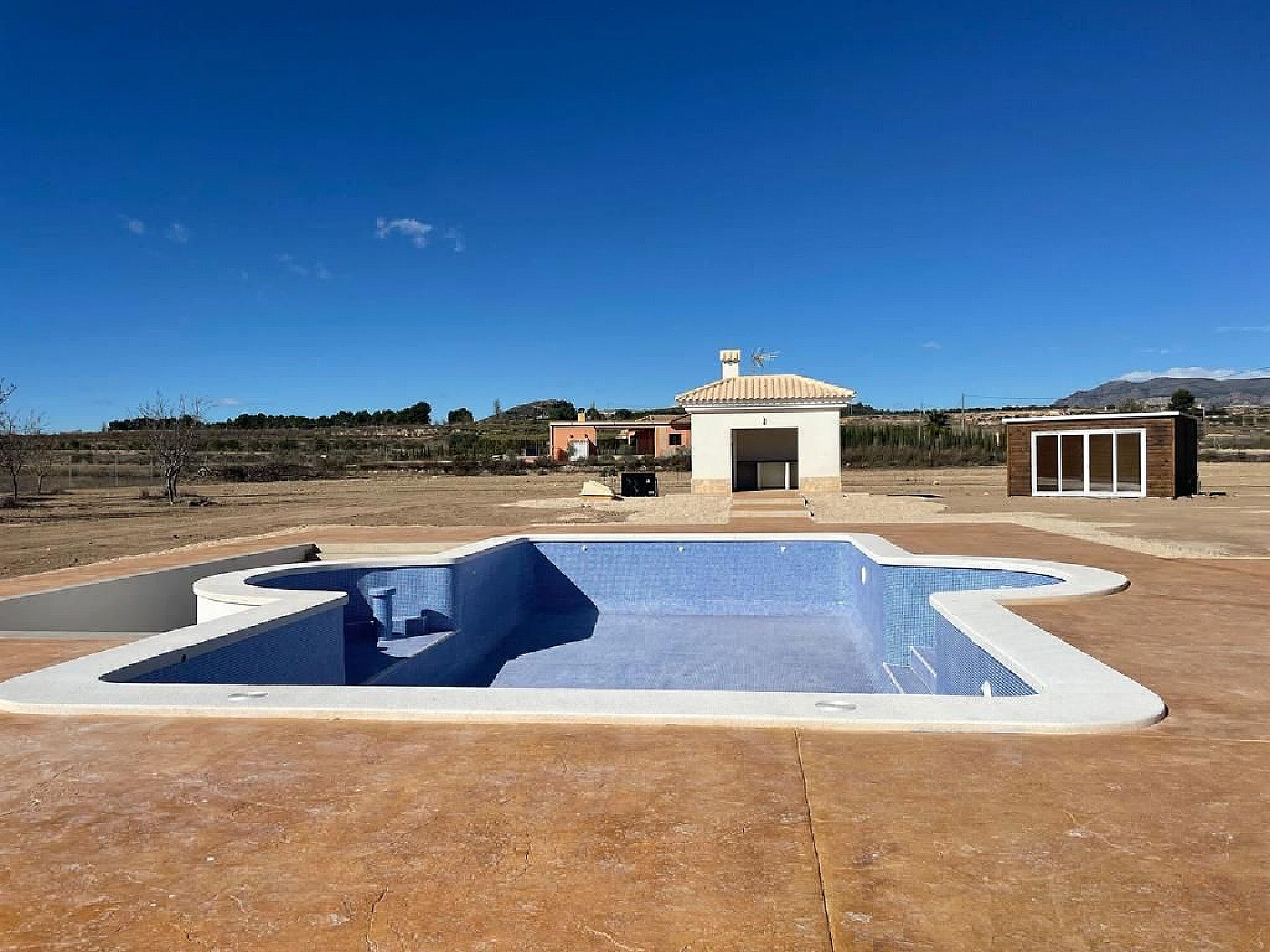 Resale - 6 Bedroom 4 Bathroom Villa in Pinoso - - Alicante Resale - 6 Bedroom 4 Bathroom Villa in Pinoso - - Alicante