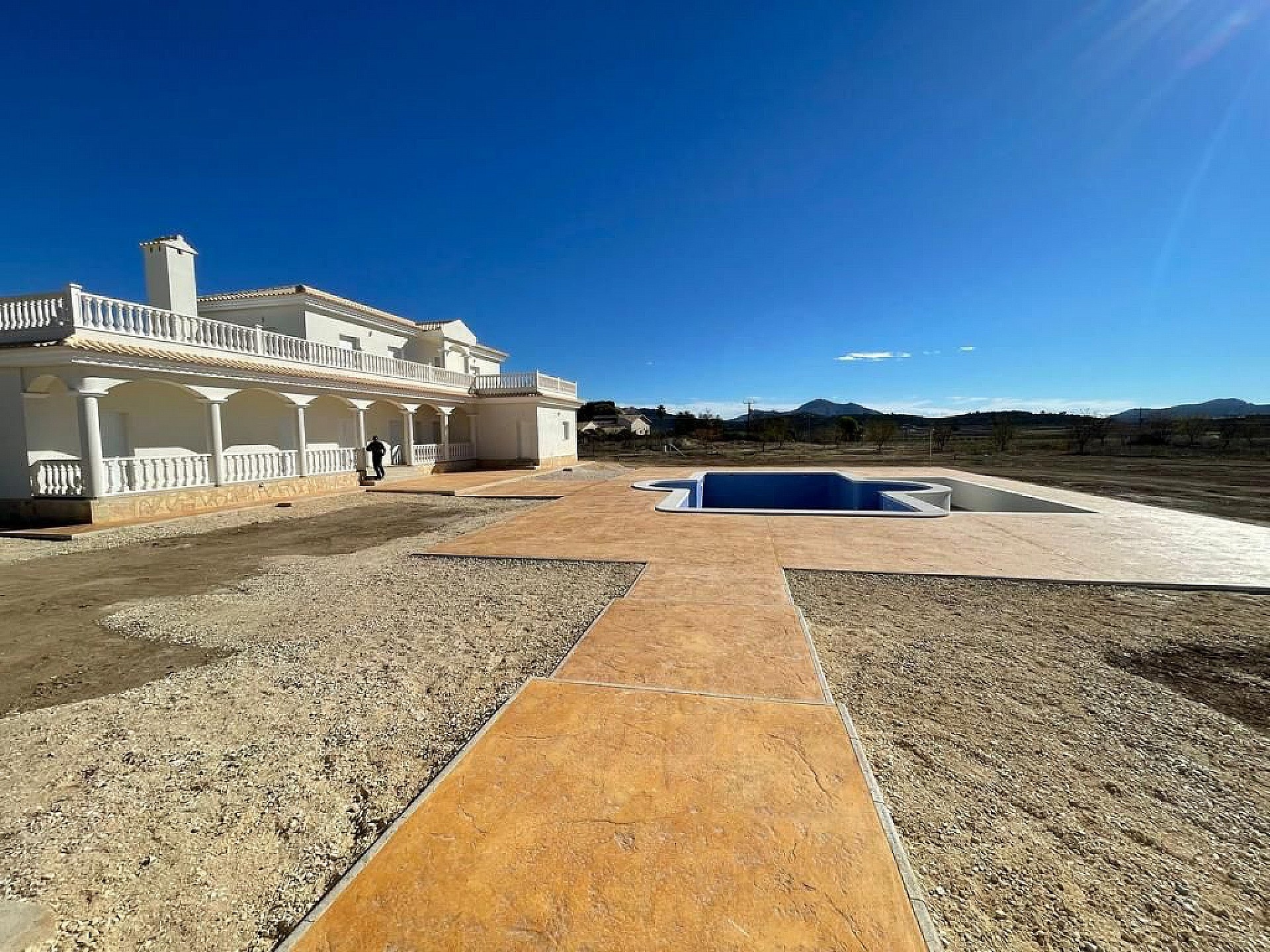 Resale - 6 Bedroom 4 Bathroom Villa in Pinoso - - Alicante Resale - 6 Bedroom 4 Bathroom Villa in Pinoso - - Alicante