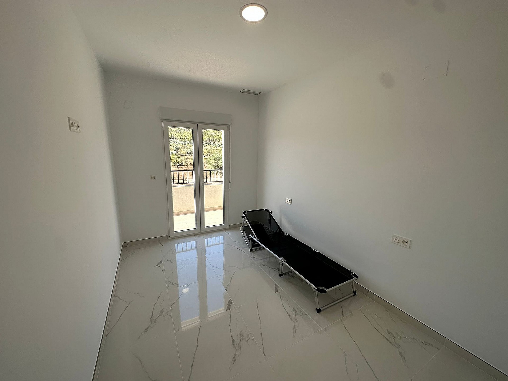 Resale - 4 Bedroom 3 Bathroom Villa in Pinoso - - Alicante Resale - 4 Bedroom 3 Bathroom Villa in Pinoso - - Alicante