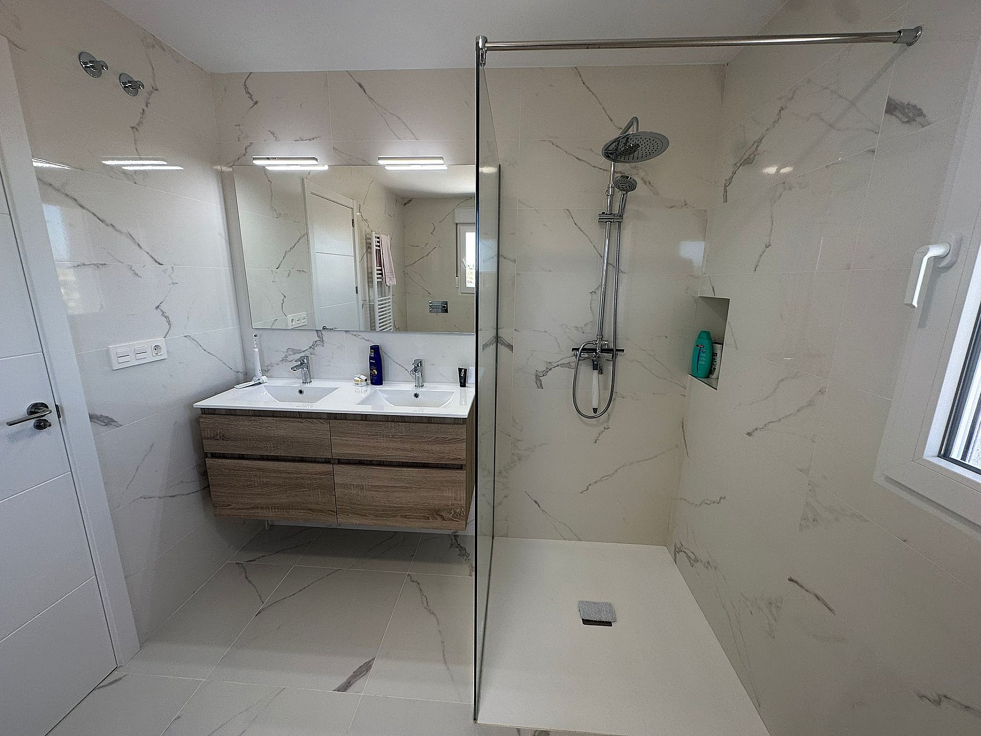 Resale - 4 Bedroom 3 Bathroom Villa in Pinoso - - Alicante Resale - 4 Bedroom 3 Bathroom Villa in Pinoso - - Alicante
