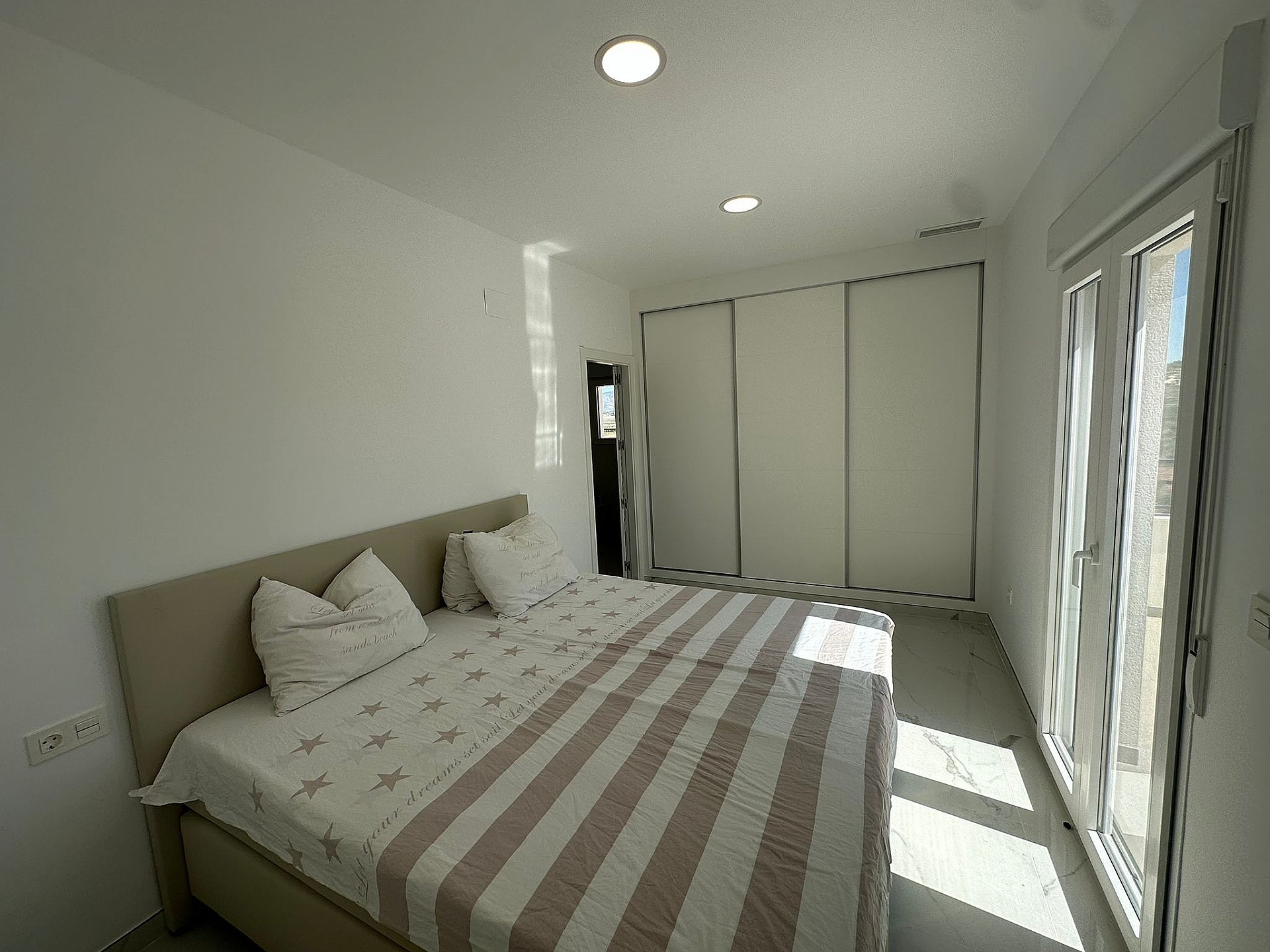 Resale - 4 Bedroom 3 Bathroom Villa in Pinoso - - Alicante Resale - 4 Bedroom 3 Bathroom Villa in Pinoso - - Alicante