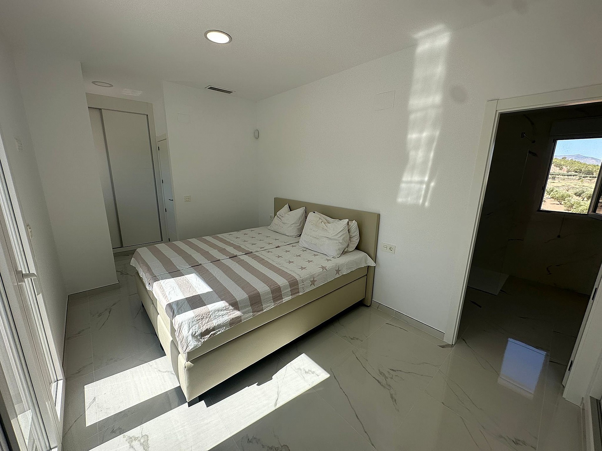 Resale - 4 Bedroom 3 Bathroom Villa in Pinoso - - Alicante Resale - 4 Bedroom 3 Bathroom Villa in Pinoso - - Alicante