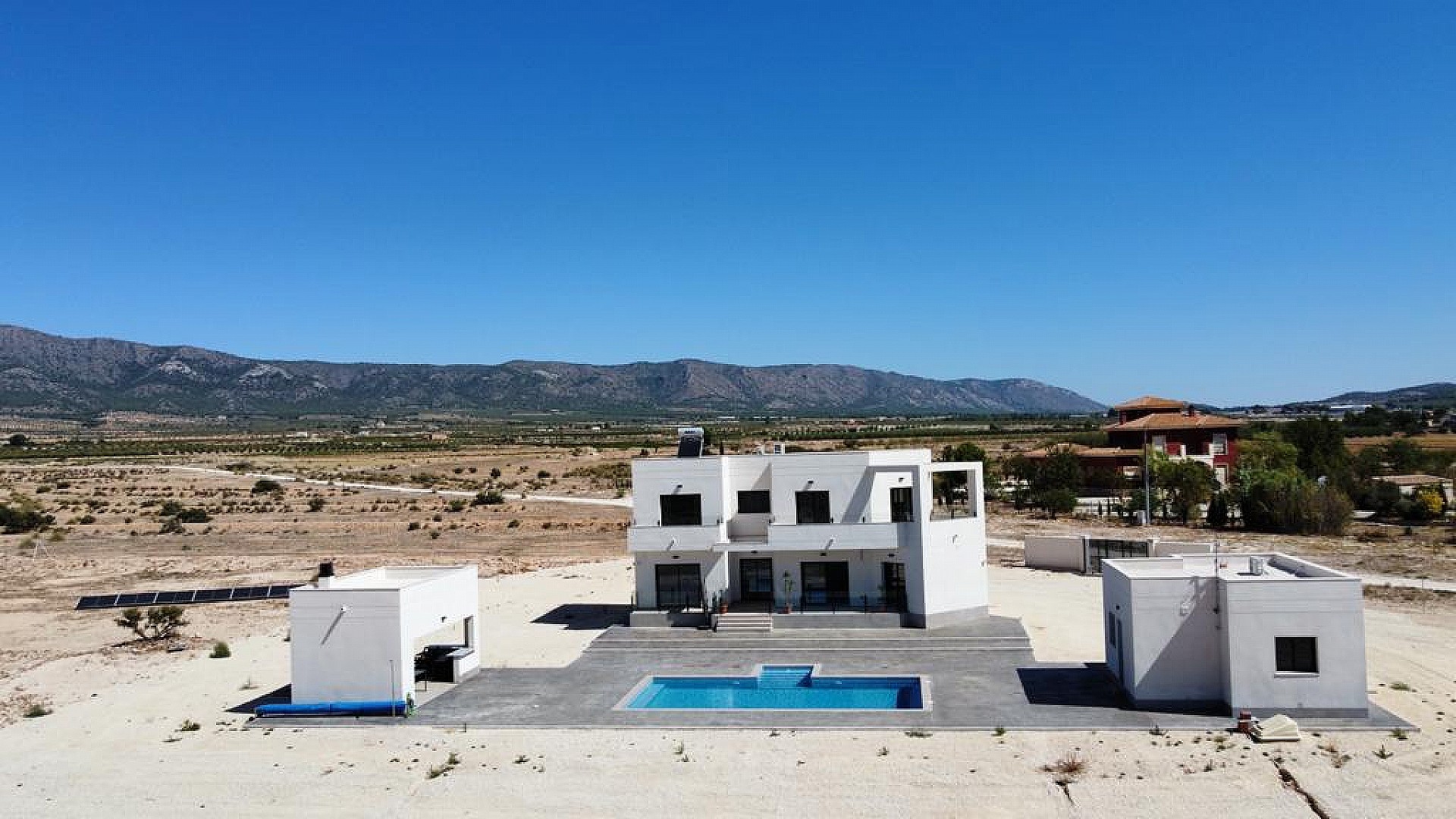 Resale - 4 Bedroom 3 Bathroom Villa in Pinoso - - Alicante Resale - 4 Bedroom 3 Bathroom Villa in Pinoso - - Alicante