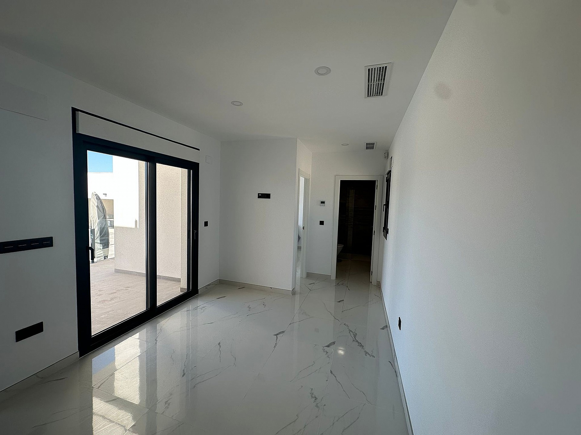 Resale - 4 Bedroom 3 Bathroom Villa in Pinoso - - Alicante Resale - 4 Bedroom 3 Bathroom Villa in Pinoso - - Alicante