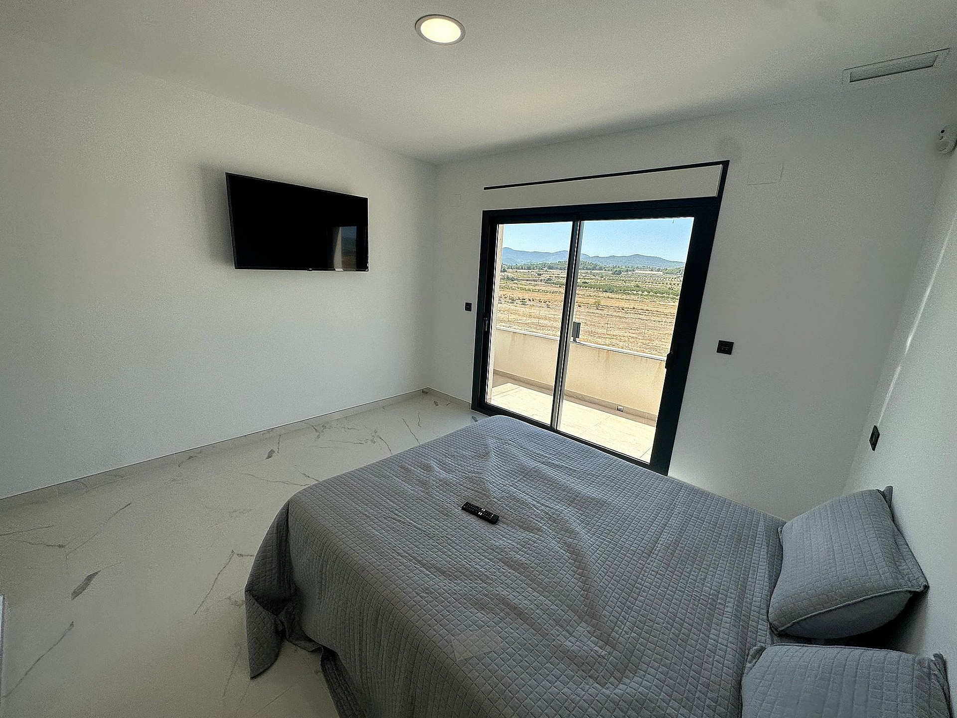 Resale - 4 Bedroom 3 Bathroom Villa in Pinoso - - Alicante Resale - 4 Bedroom 3 Bathroom Villa in Pinoso - - Alicante
