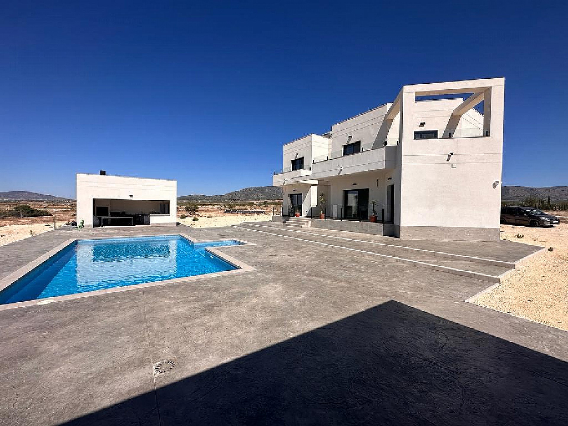 Resale - 4 Bedroom 3 Bathroom Villa in Pinoso - - Alicante Resale - 4 Bedroom 3 Bathroom Villa in Pinoso - - Alicante