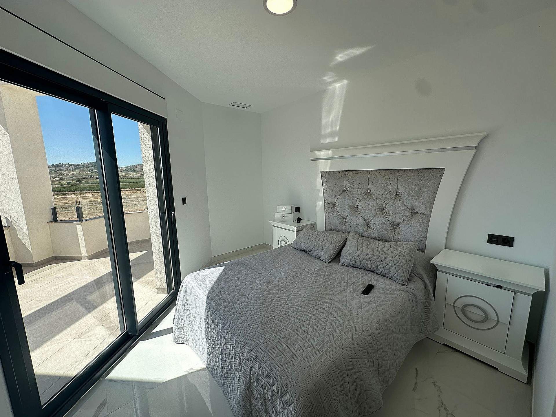 Resale - 4 Bedroom 3 Bathroom Villa in Pinoso - - Alicante Resale - 4 Bedroom 3 Bathroom Villa in Pinoso - - Alicante