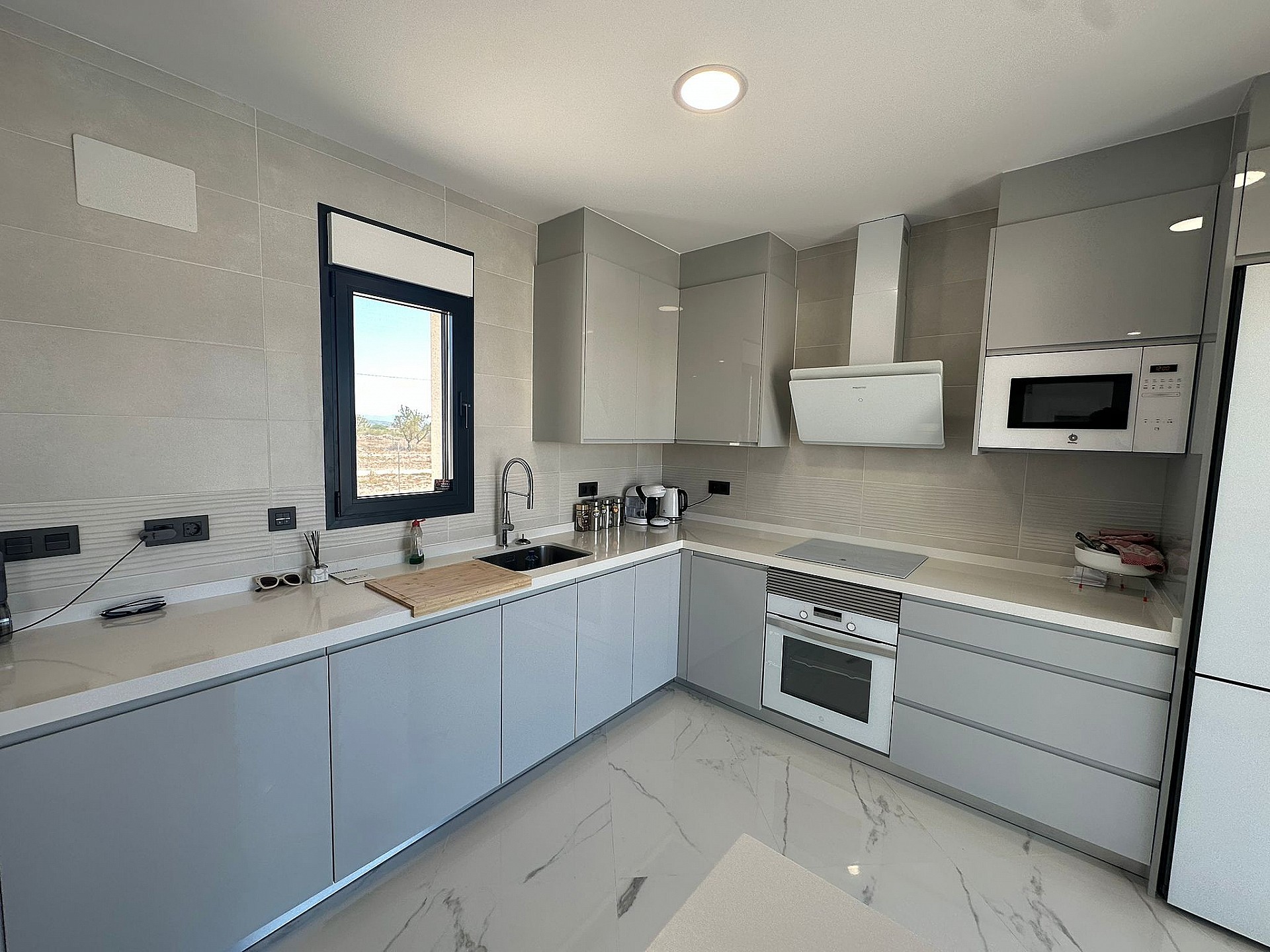 Resale - 4 Bedroom 3 Bathroom Villa in Pinoso - - Alicante Resale - 4 Bedroom 3 Bathroom Villa in Pinoso - - Alicante