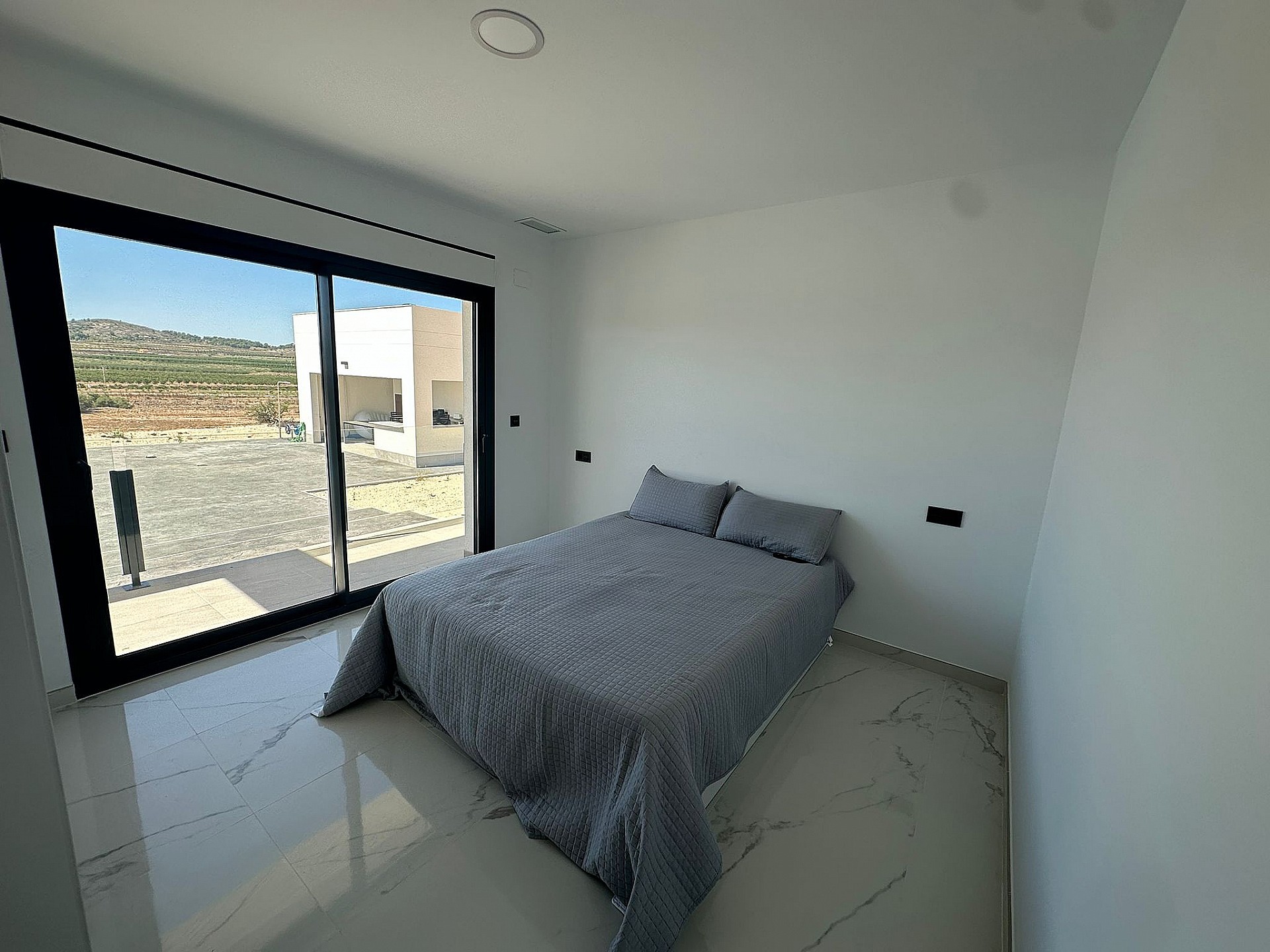 Resale - 4 Bedroom 3 Bathroom Villa in Pinoso - - Alicante Resale - 4 Bedroom 3 Bathroom Villa in Pinoso - - Alicante