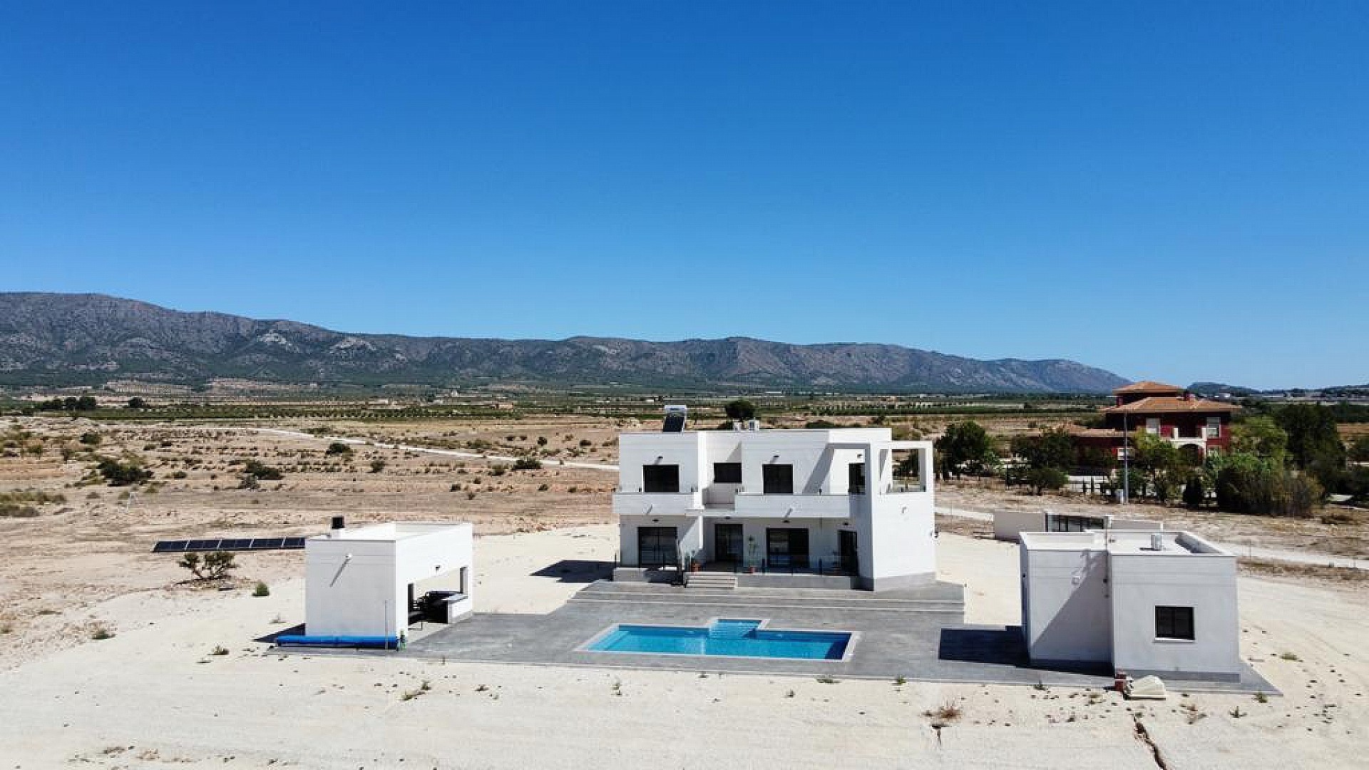 Resale - 4 Bedroom 3 Bathroom Villa in Pinoso - - Alicante Resale - 4 Bedroom 3 Bathroom Villa in Pinoso - - Alicante