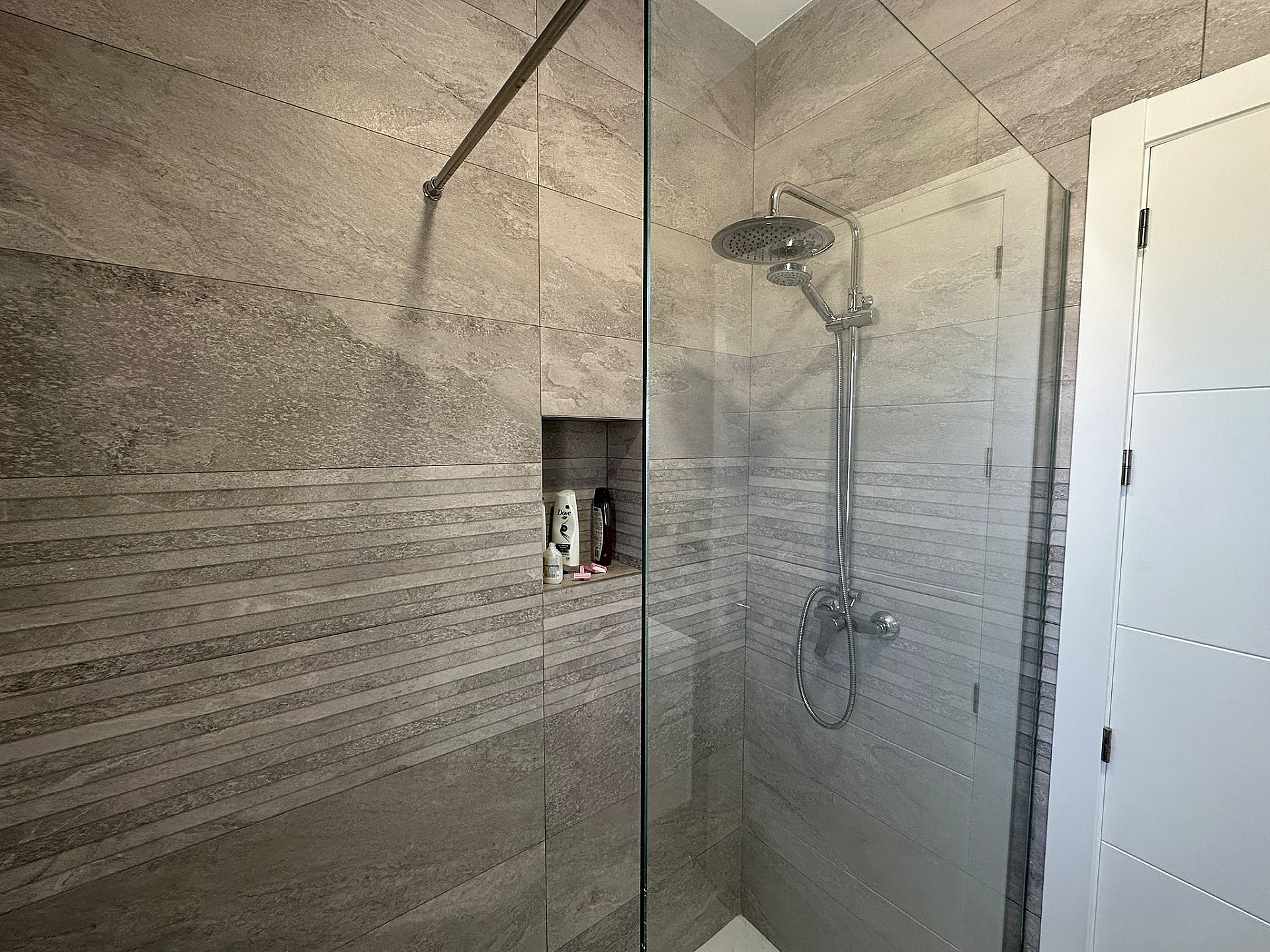 Resale - 4 Bedroom 3 Bathroom Villa in Pinoso - - Alicante Resale - 4 Bedroom 3 Bathroom Villa in Pinoso - - Alicante
