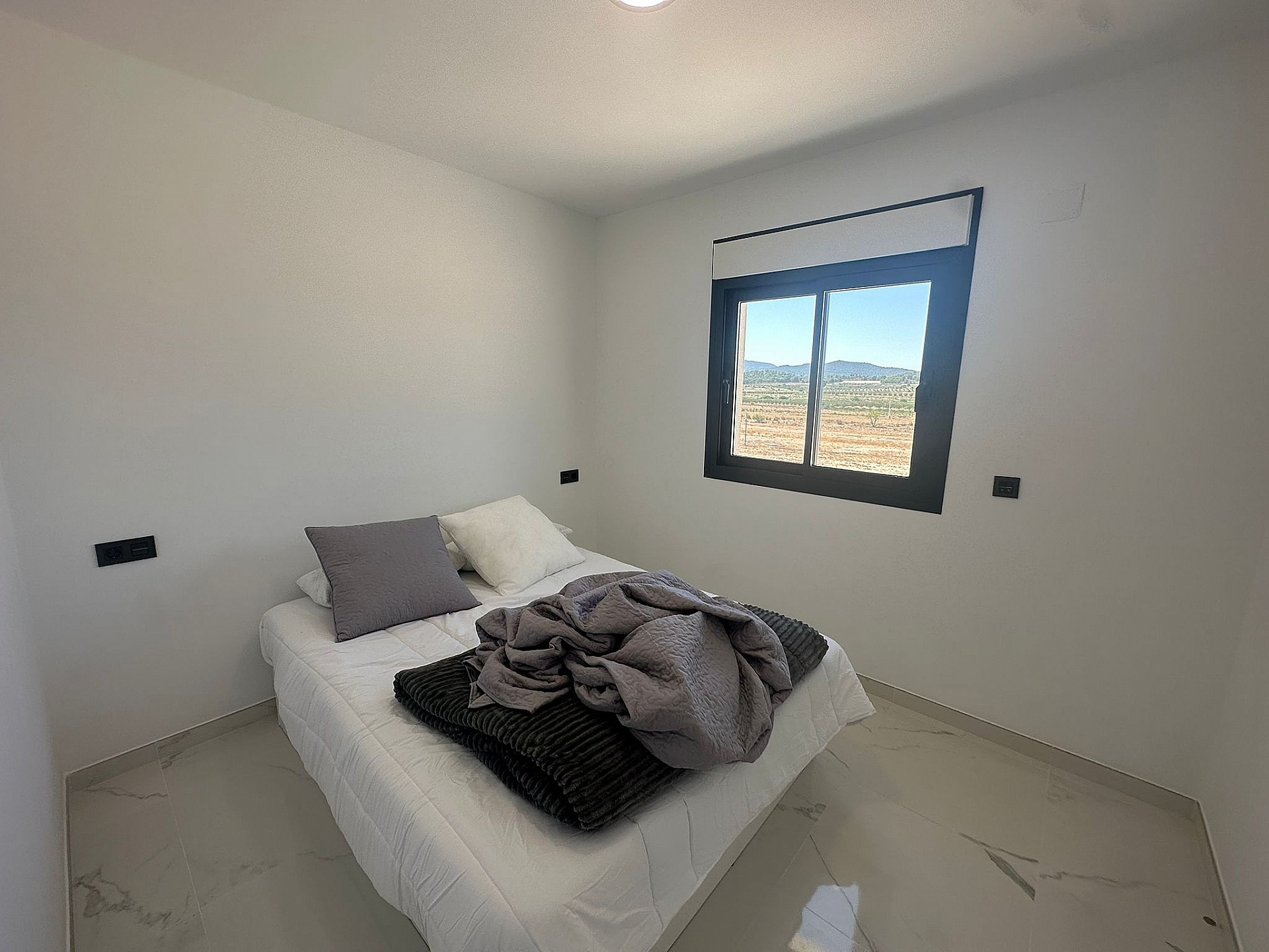 Resale - 4 Bedroom 3 Bathroom Villa in Pinoso - - Alicante Resale - 4 Bedroom 3 Bathroom Villa in Pinoso - - Alicante