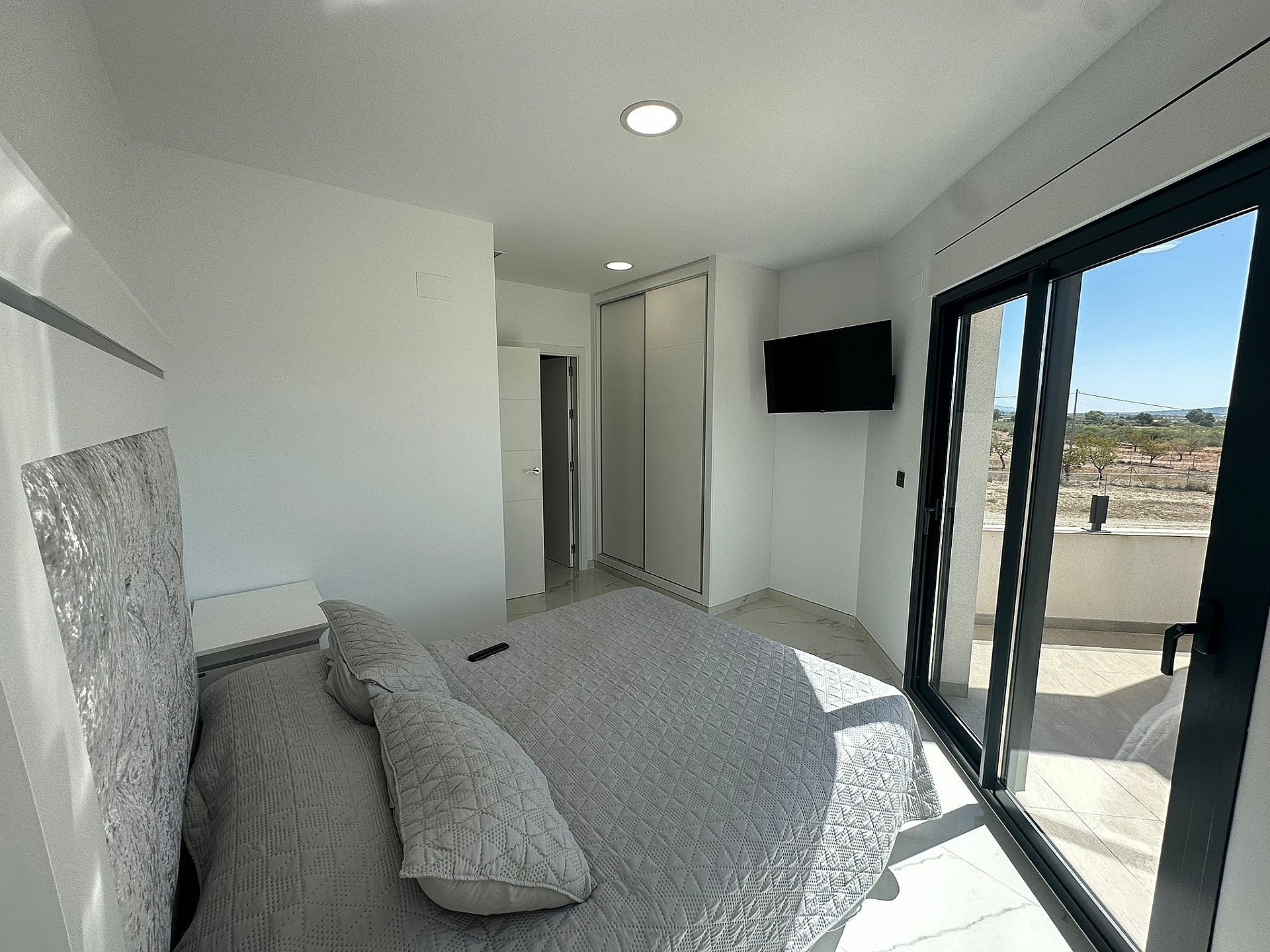 Resale - 4 Bedroom 3 Bathroom Villa in Pinoso - - Alicante Resale - 4 Bedroom 3 Bathroom Villa in Pinoso - - Alicante