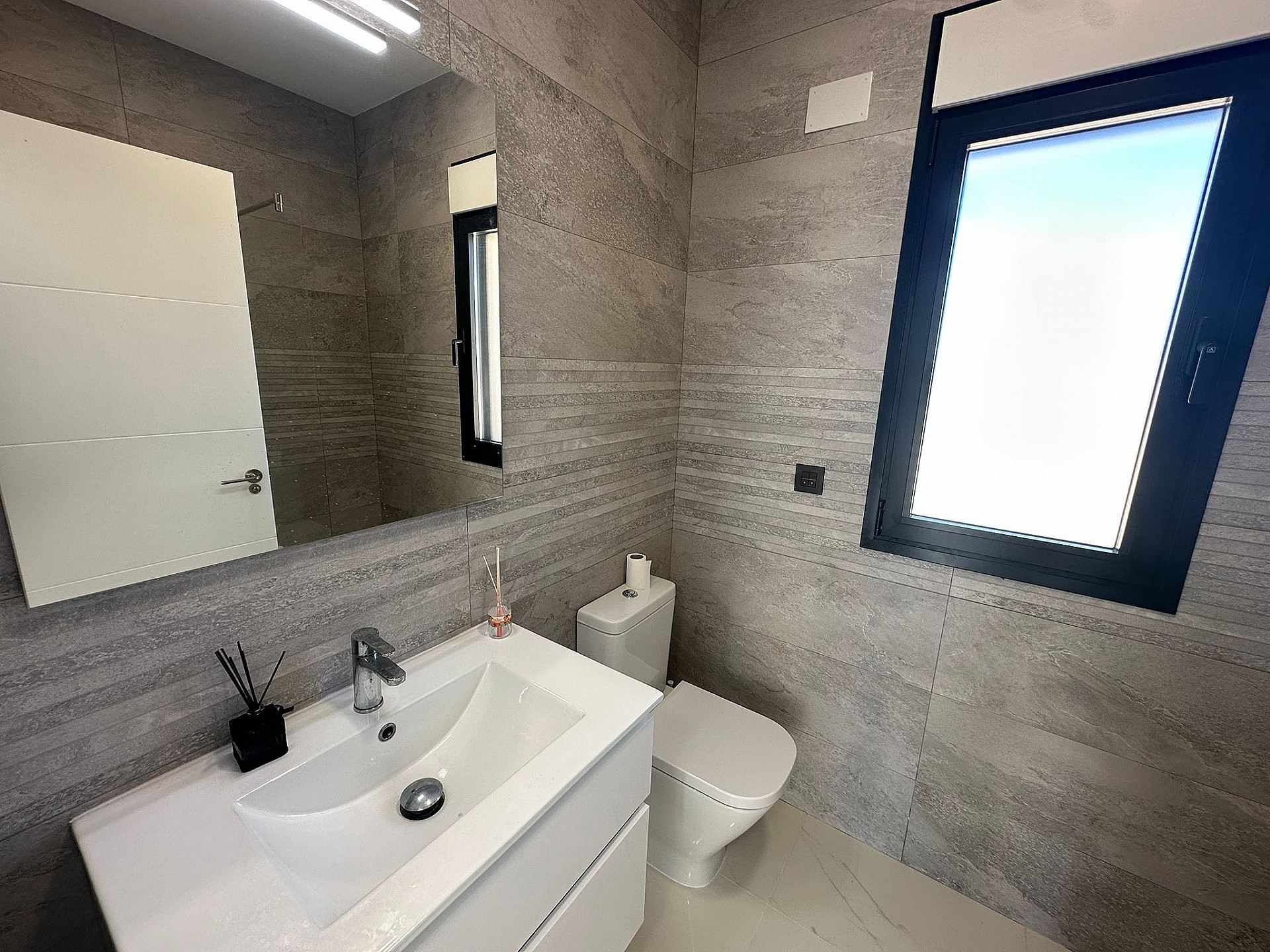 Resale - 4 Bedroom 3 Bathroom Villa in Pinoso - - Alicante Resale - 4 Bedroom 3 Bathroom Villa in Pinoso - - Alicante