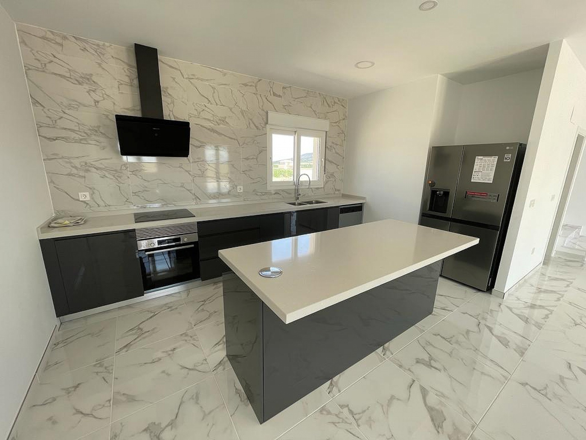 Resale - 4 Bedroom 3 Bathroom Villa in Pinoso - - Alicante Resale - 4 Bedroom 3 Bathroom Villa in Pinoso - - Alicante