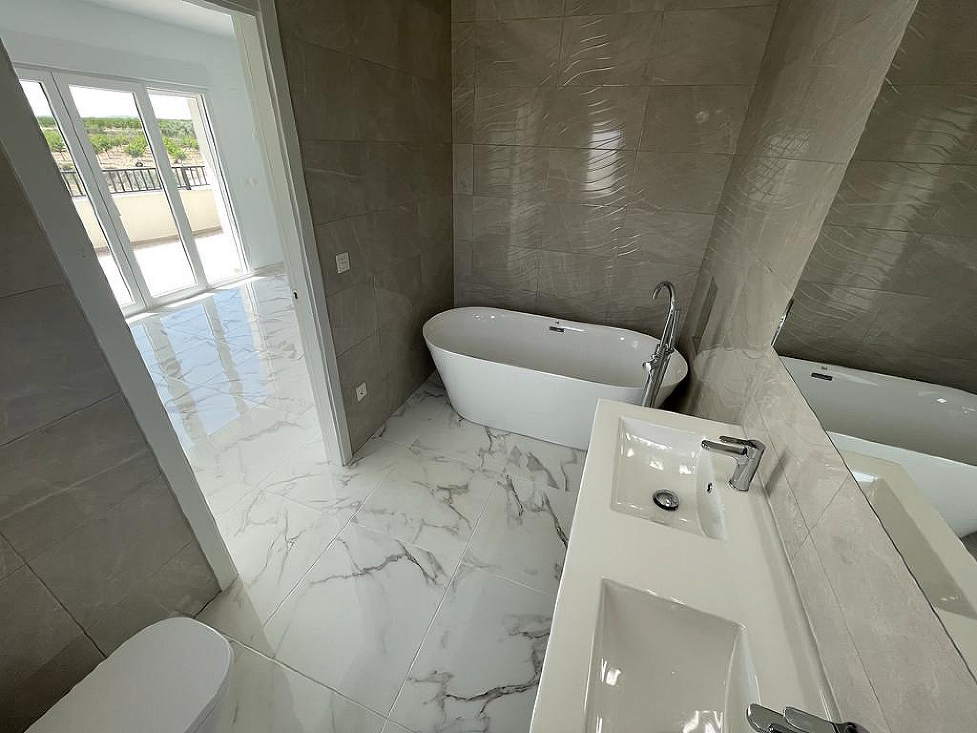 Resale - 4 Bedroom 3 Bathroom Villa in Pinoso - - Alicante Resale - 4 Bedroom 3 Bathroom Villa in Pinoso - - Alicante