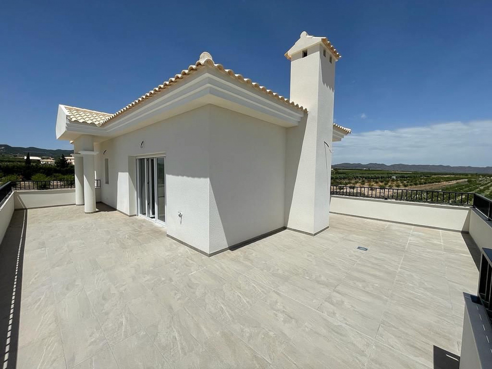 Resale - 4 Bedroom 3 Bathroom Villa in Pinoso - - Alicante Resale - 4 Bedroom 3 Bathroom Villa in Pinoso - - Alicante