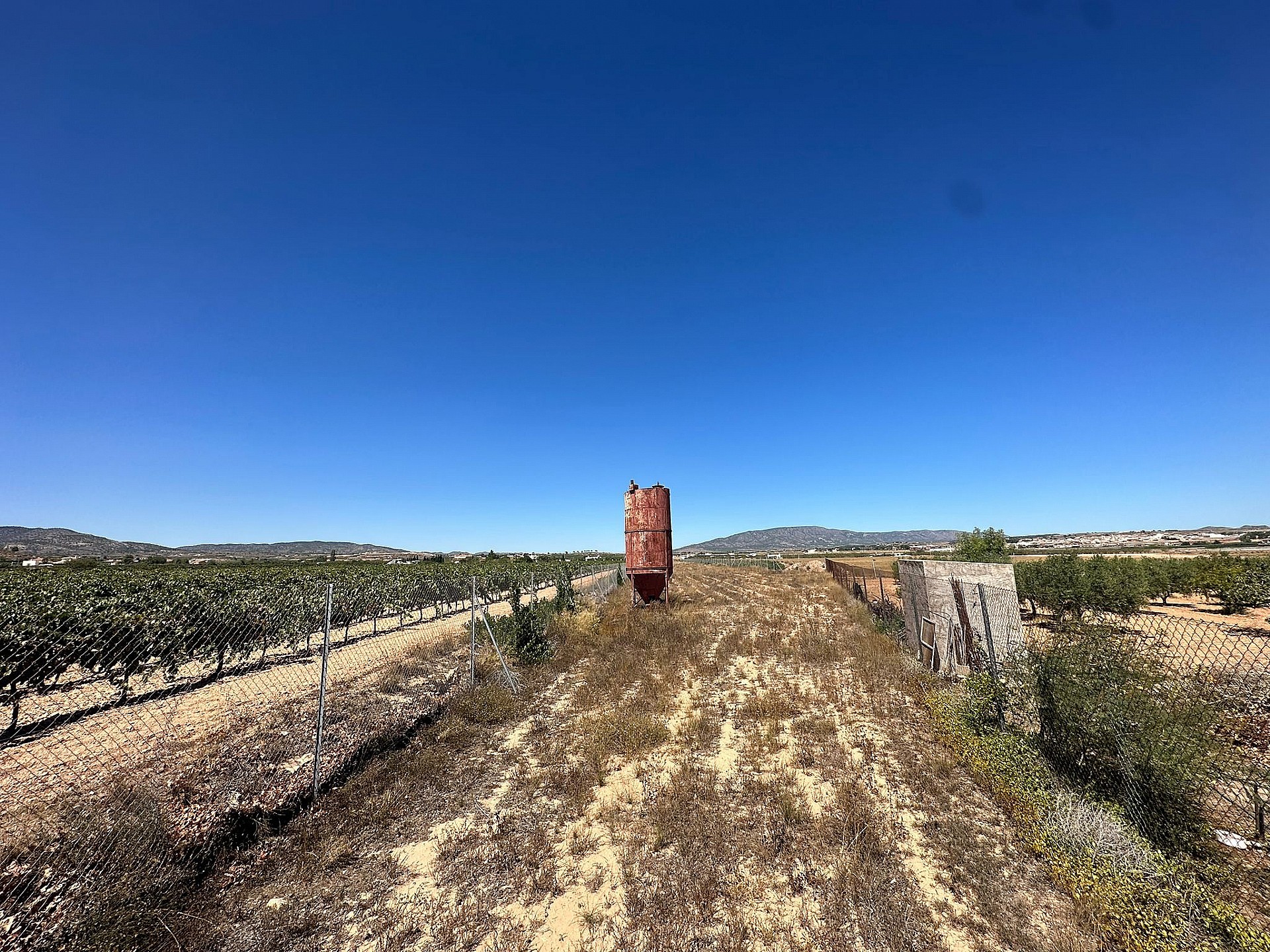 Resale - Land in Pinoso - - Alicante Resale - Land in Pinoso - - Alicante
