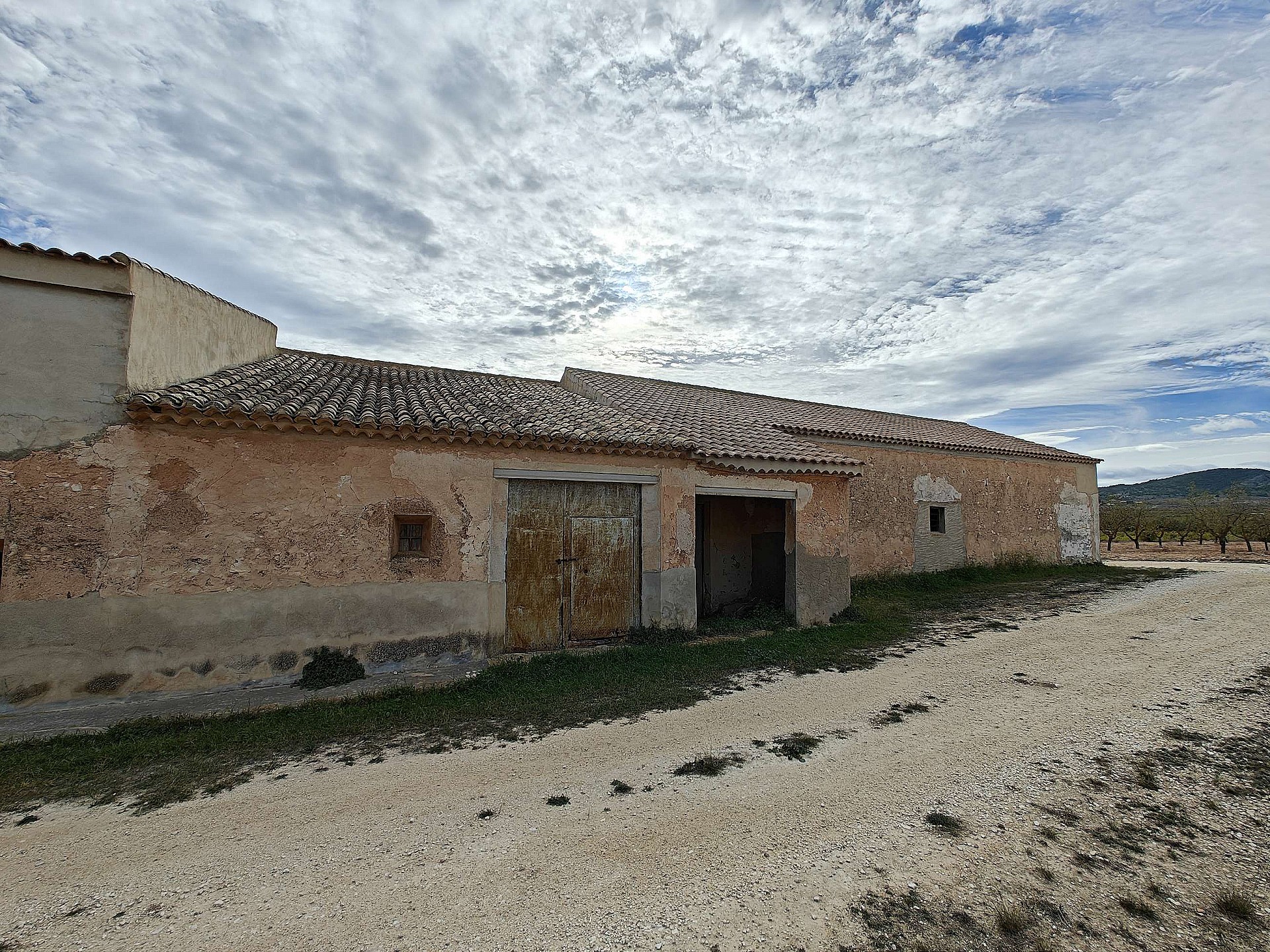 Resale - 6 Bedroom Country house in Pinoso - - Alicante Resale - 6 Bedroom Country house in Pinoso - - Alicante