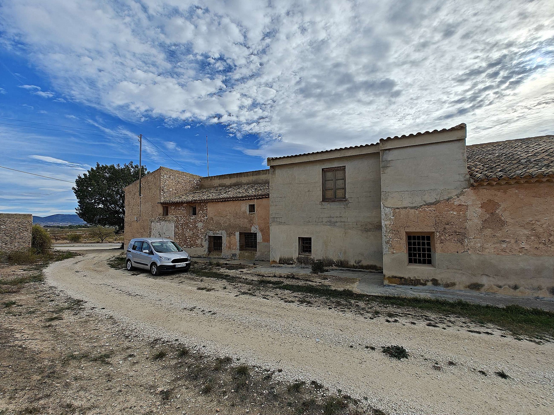 Resale - 6 Bedroom Country house in Pinoso - - Alicante Resale - 6 Bedroom Country house in Pinoso - - Alicante
