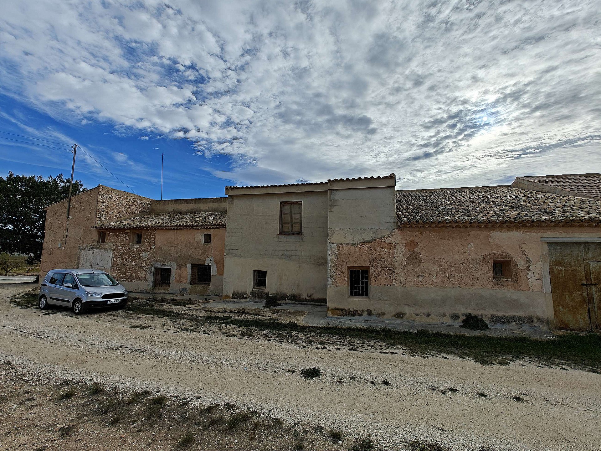 Resale - 6 Bedroom Country house in Pinoso - - Alicante Resale - 6 Bedroom Country house in Pinoso - - Alicante