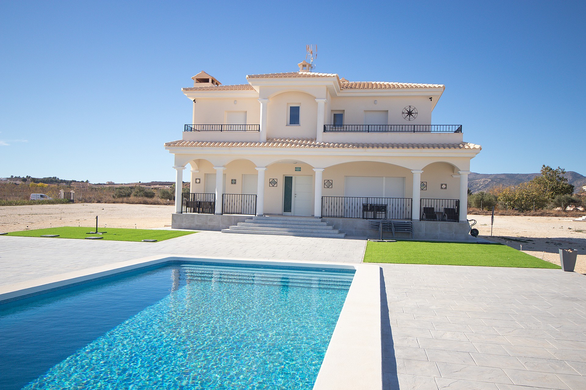 Resale - 4 Bedroom 3 Bathroom Villa in Pinoso - - Alicante Resale - 4 Bedroom 3 Bathroom Villa in Pinoso - - Alicante
