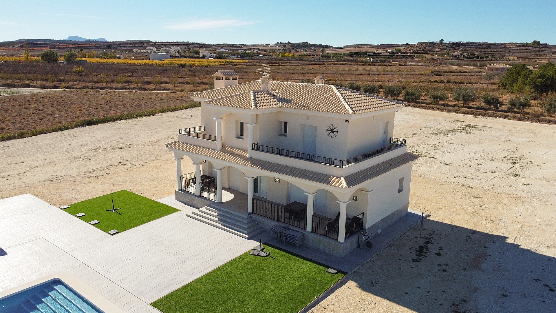Resale - 4 Bedroom 3 Bathroom Villa in Pinoso - - Alicante Resale - 4 Bedroom 3 Bathroom Villa in Pinoso - - Alicante