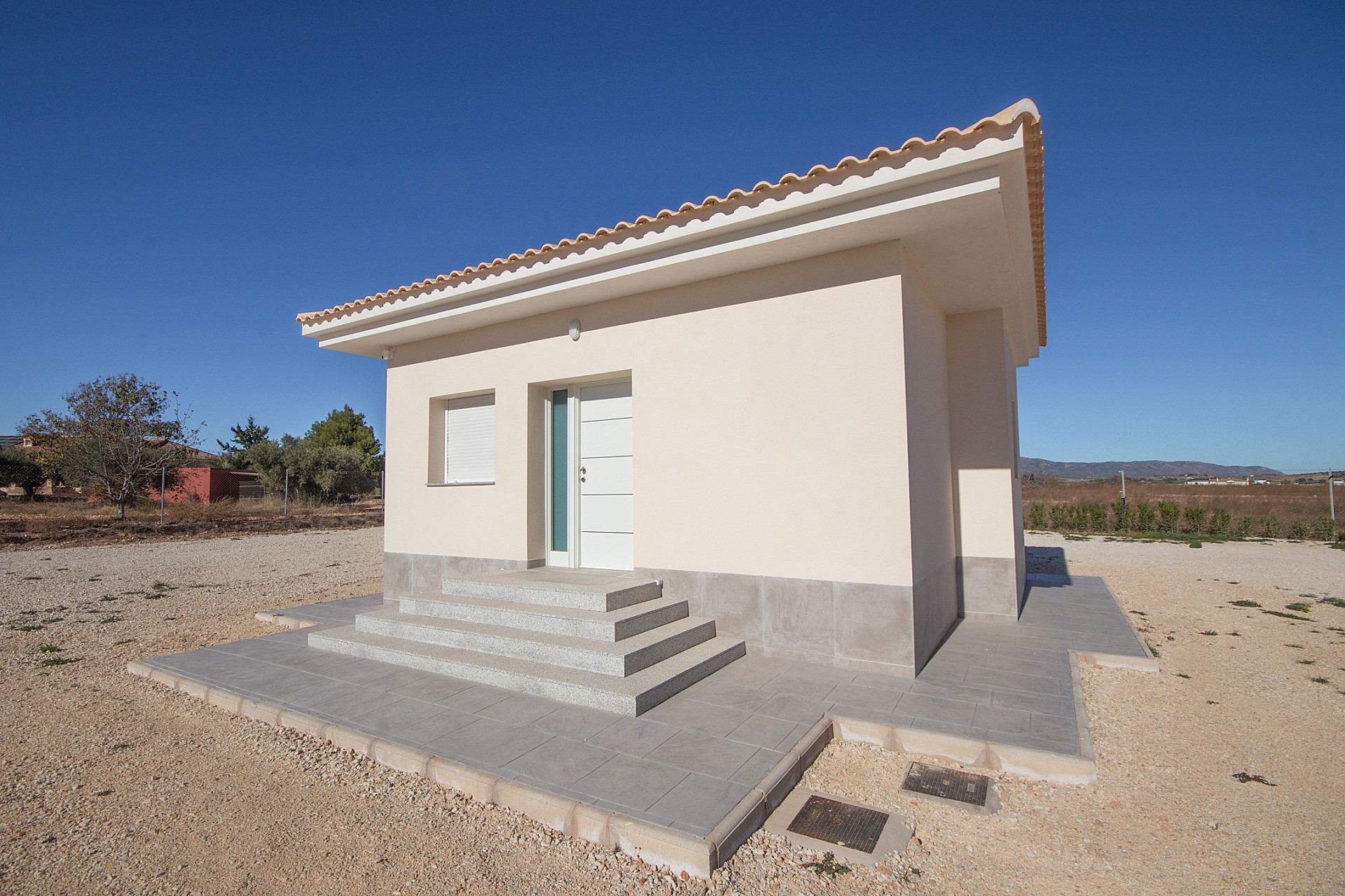 Resale - 4 Bedroom 3 Bathroom Villa in Pinoso - - Alicante Resale - 4 Bedroom 3 Bathroom Villa in Pinoso - - Alicante
