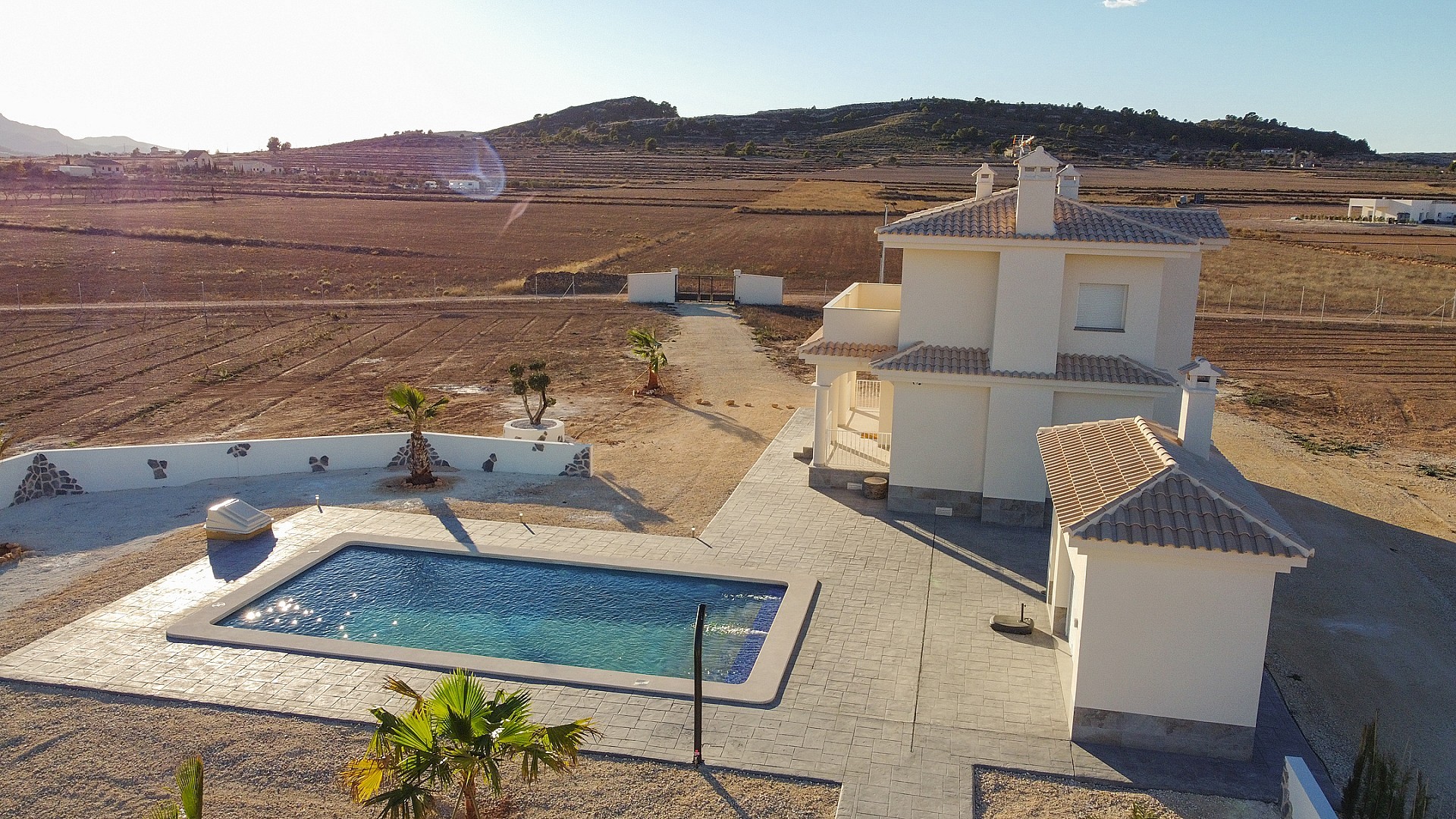 Resale - 3 Bedroom 3 Bathroom Villa in Pinoso - - Alicante Resale - 3 Bedroom 3 Bathroom Villa in Pinoso - - Alicante