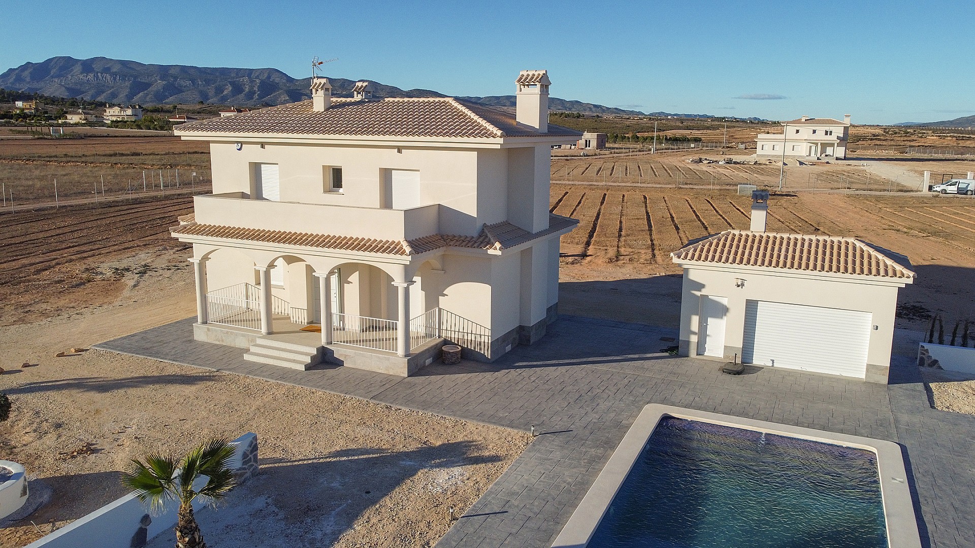 Resale - 3 Bedroom 3 Bathroom Villa in Pinoso - - Alicante Resale - 3 Bedroom 3 Bathroom Villa in Pinoso - - Alicante