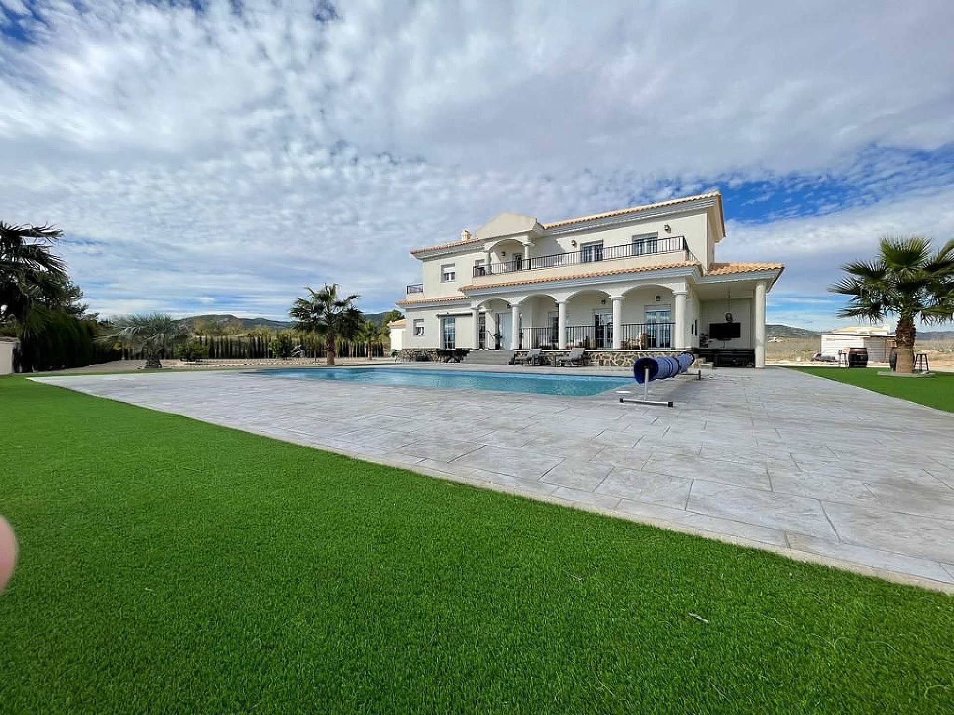 Resale - 4 Bedroom 3 Bathroom Villa in Pinoso - - Alicante Resale - 4 Bedroom 3 Bathroom Villa in Pinoso - - Alicante