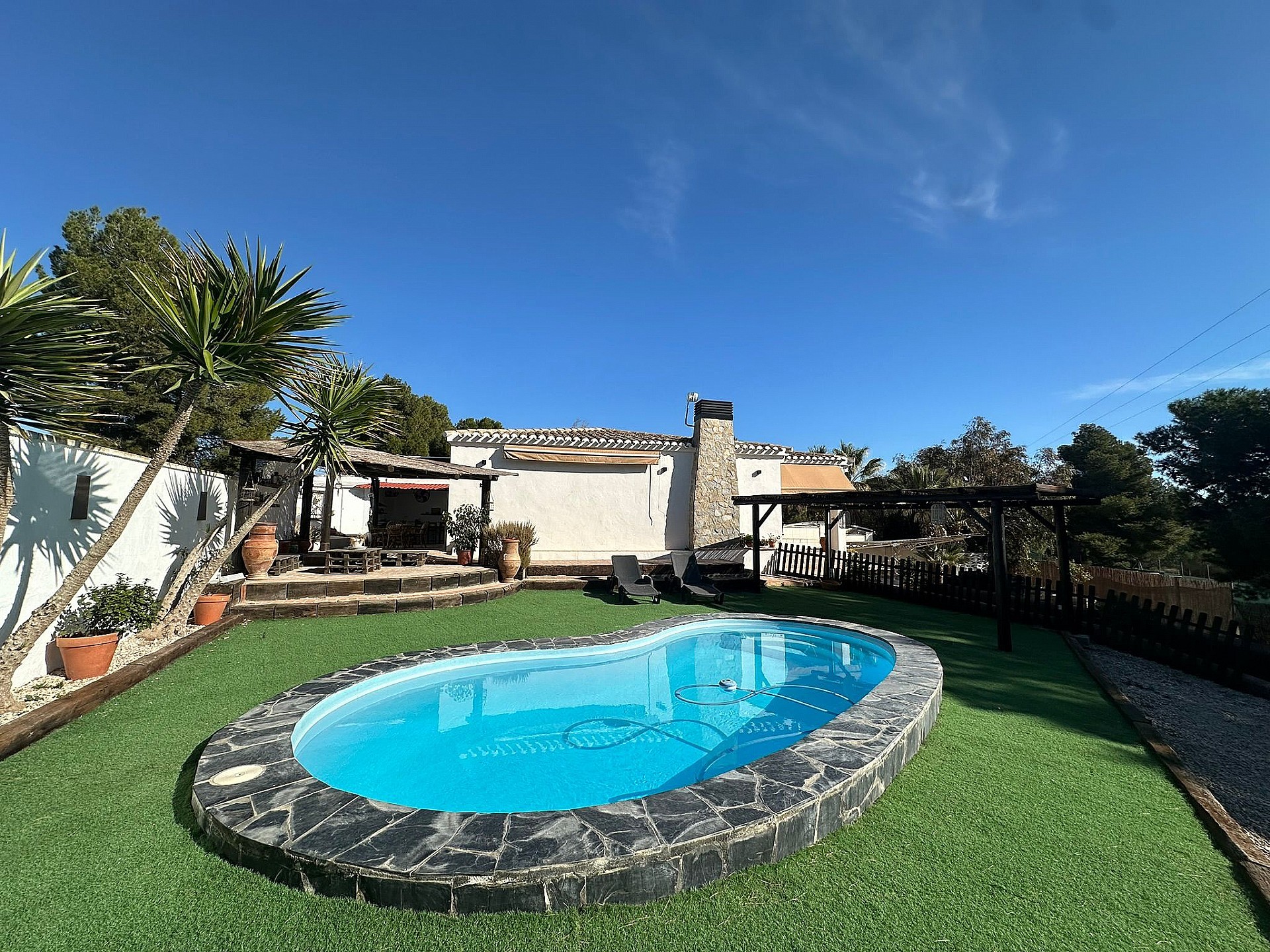 Resale - 3 Bedroom 2 Bathroom Villa in Monovar - - Alicante Resale - 3 Bedroom 2 Bathroom Villa in Monovar - - Alicante