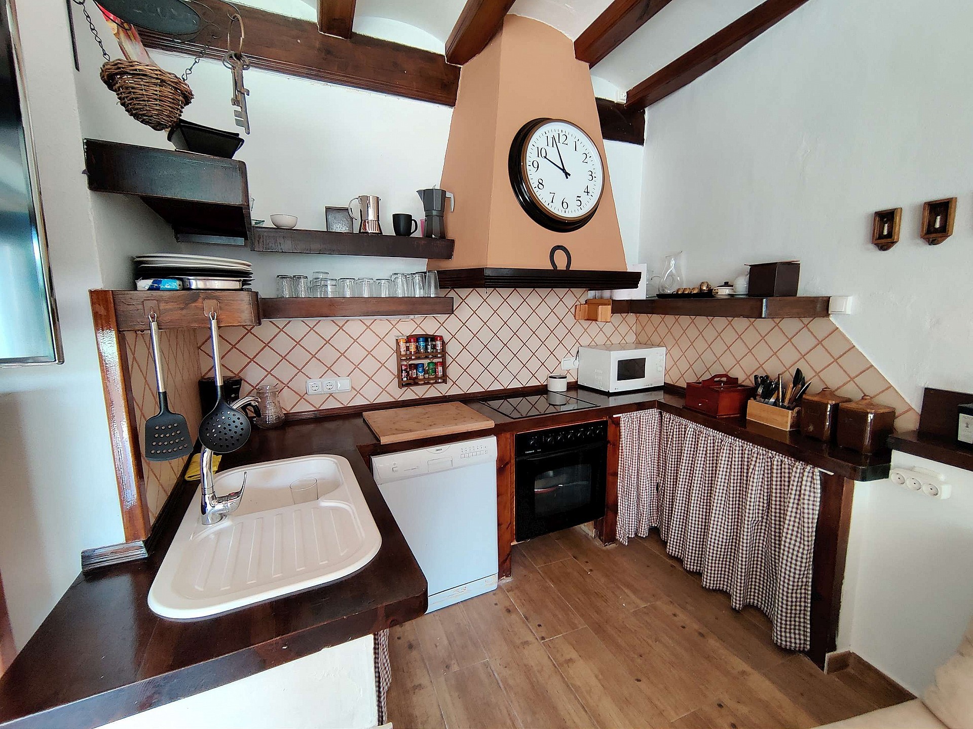 Resale - 3 Bedroom 2 Bathroom Villa in Monovar - - Alicante Resale - 3 Bedroom 2 Bathroom Villa in Monovar - - Alicante