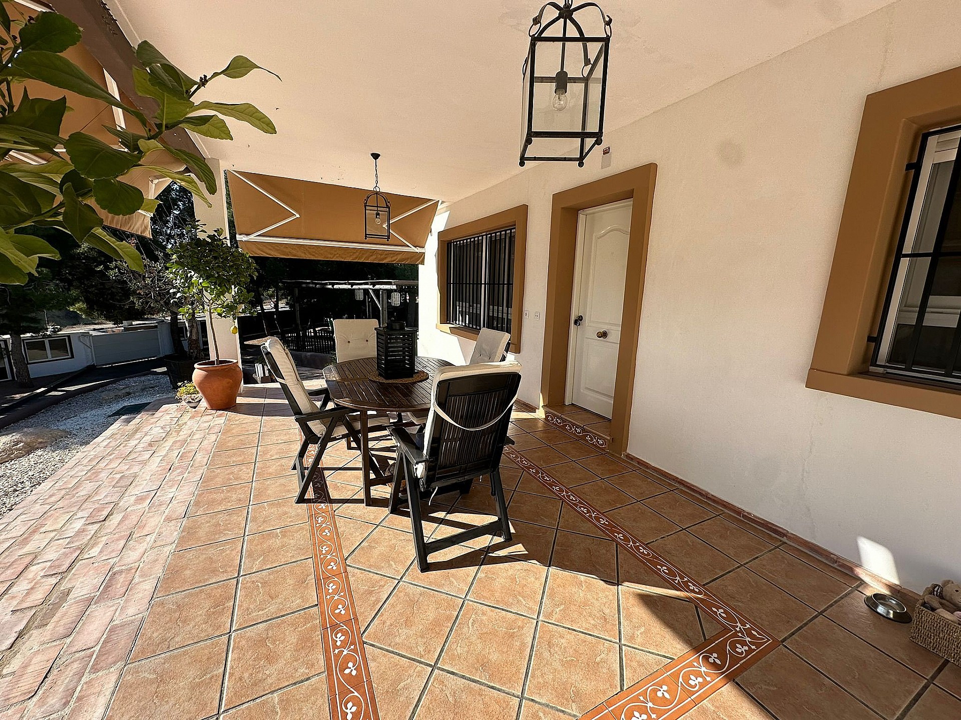 Resale - 3 Bedroom 2 Bathroom Villa in Monovar - - Alicante Resale - 3 Bedroom 2 Bathroom Villa in Monovar - - Alicante