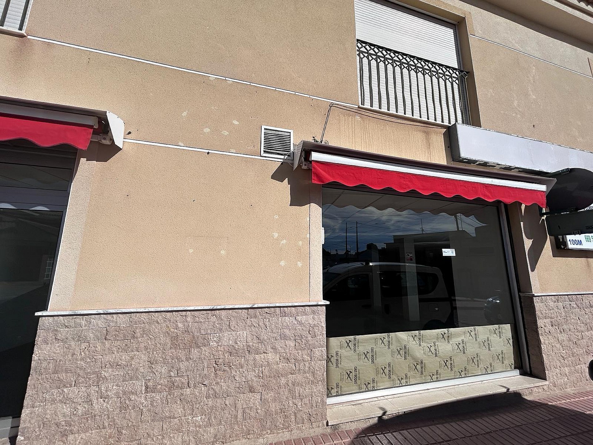 Resale - 1 Bathroom Commercial in Monovar - - Alicante Resale - 1 Bathroom Commercial in Monovar - - Alicante