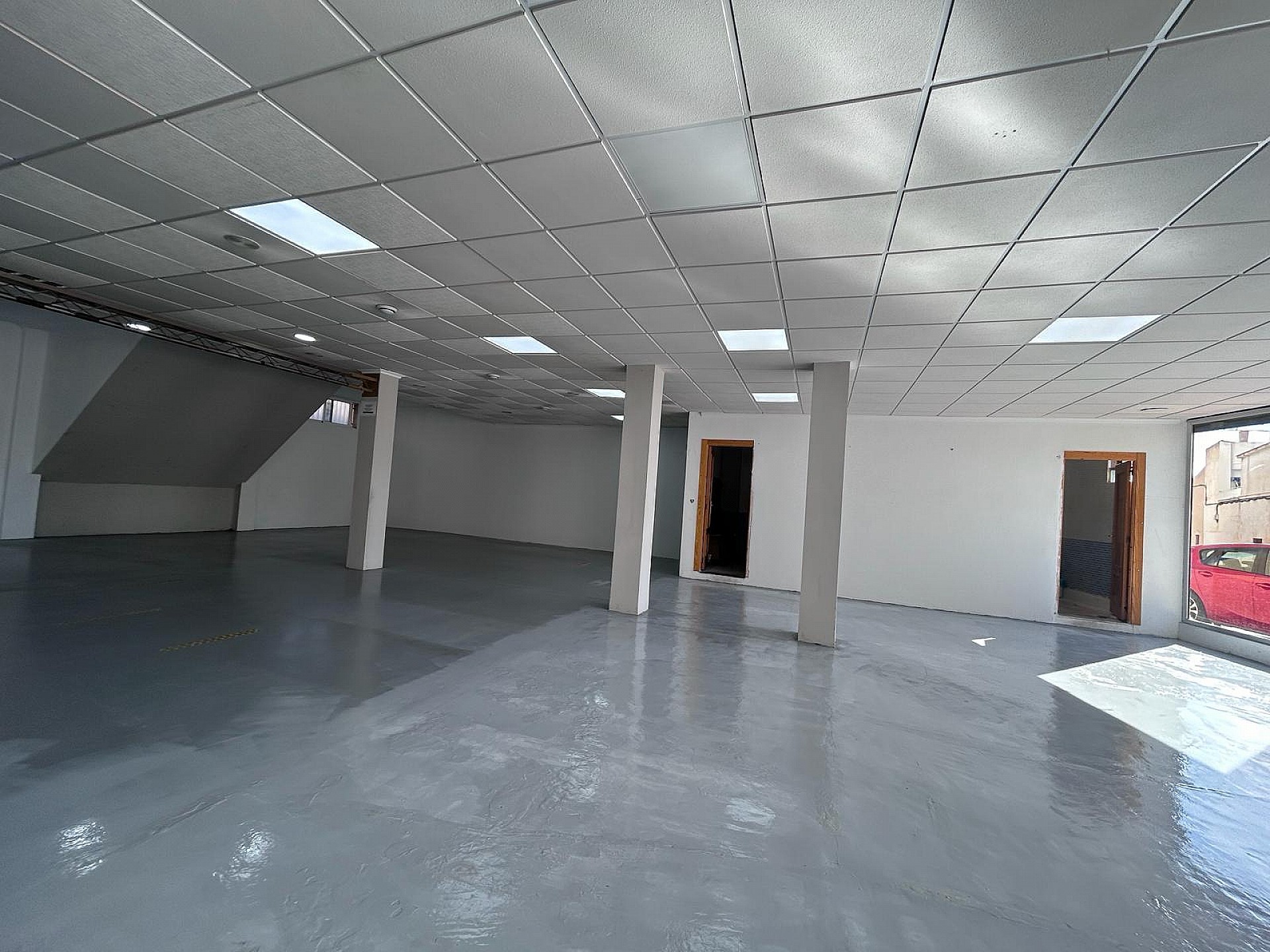 Resale - 1 Bathroom Commercial in Monovar - - Alicante Resale - 1 Bathroom Commercial in Monovar - - Alicante