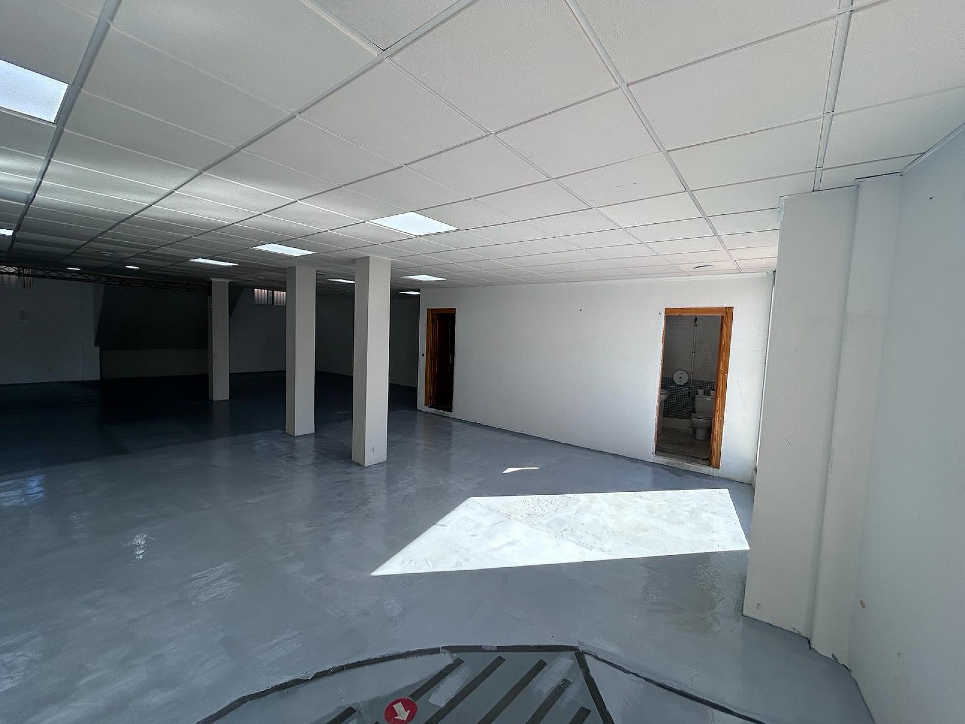 Resale - 1 Bathroom Commercial in Monovar - - Alicante Resale - 1 Bathroom Commercial in Monovar - - Alicante