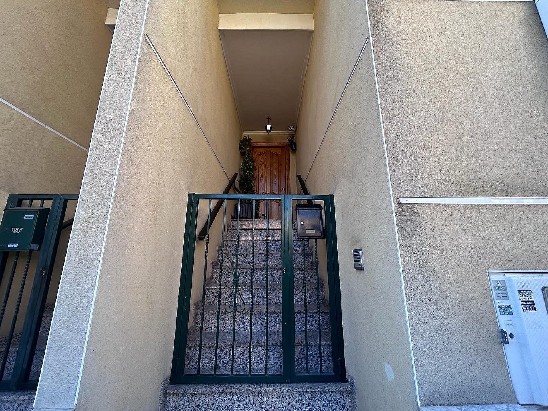 Resale - 4 Bedroom 3 Bathroom Semi-detached in Monovar - - Alicante Resale - 4 Bedroom 3 Bathroom Semi-detached in Monovar - - Alicante