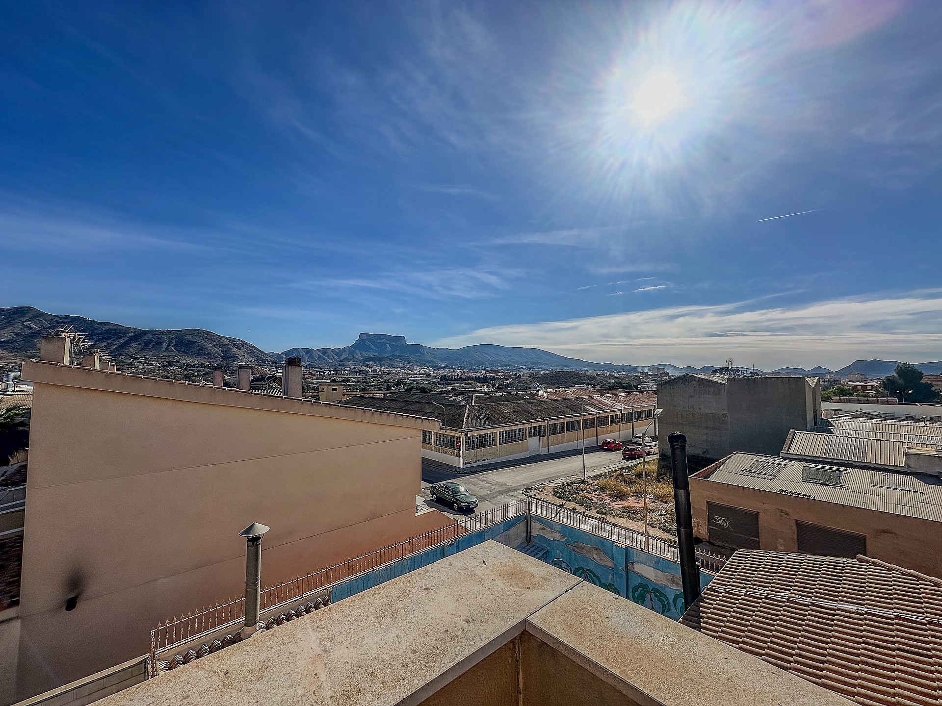 Resale - 7 Bedroom 6 Bathroom Villa in Petrer - - Alicante Resale - 7 Bedroom 6 Bathroom Villa in Petrer - - Alicante